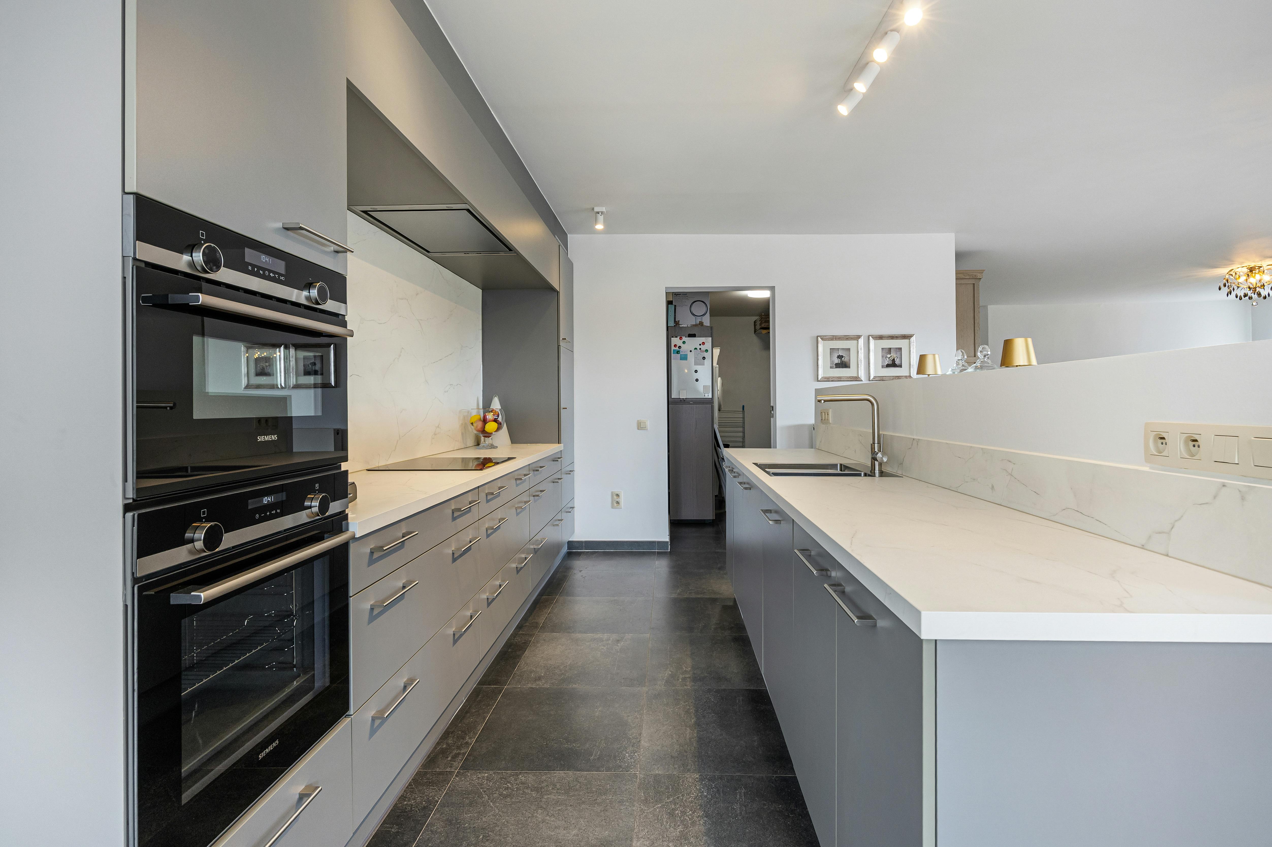 Exclusief hoekappartement aan het water met ruim zonneterras foto 8