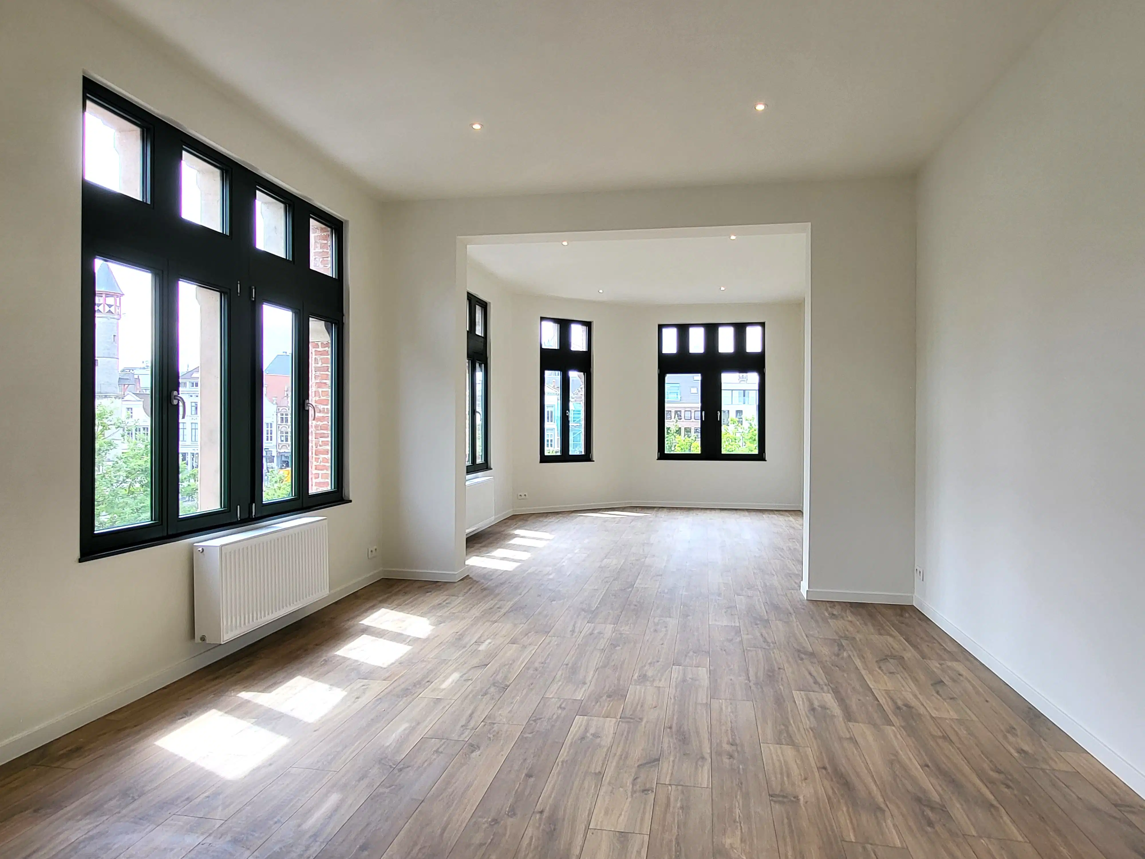 Volledig gerenoveerd appartement met 2 slaapkamers in het hart van Gent.  foto 12