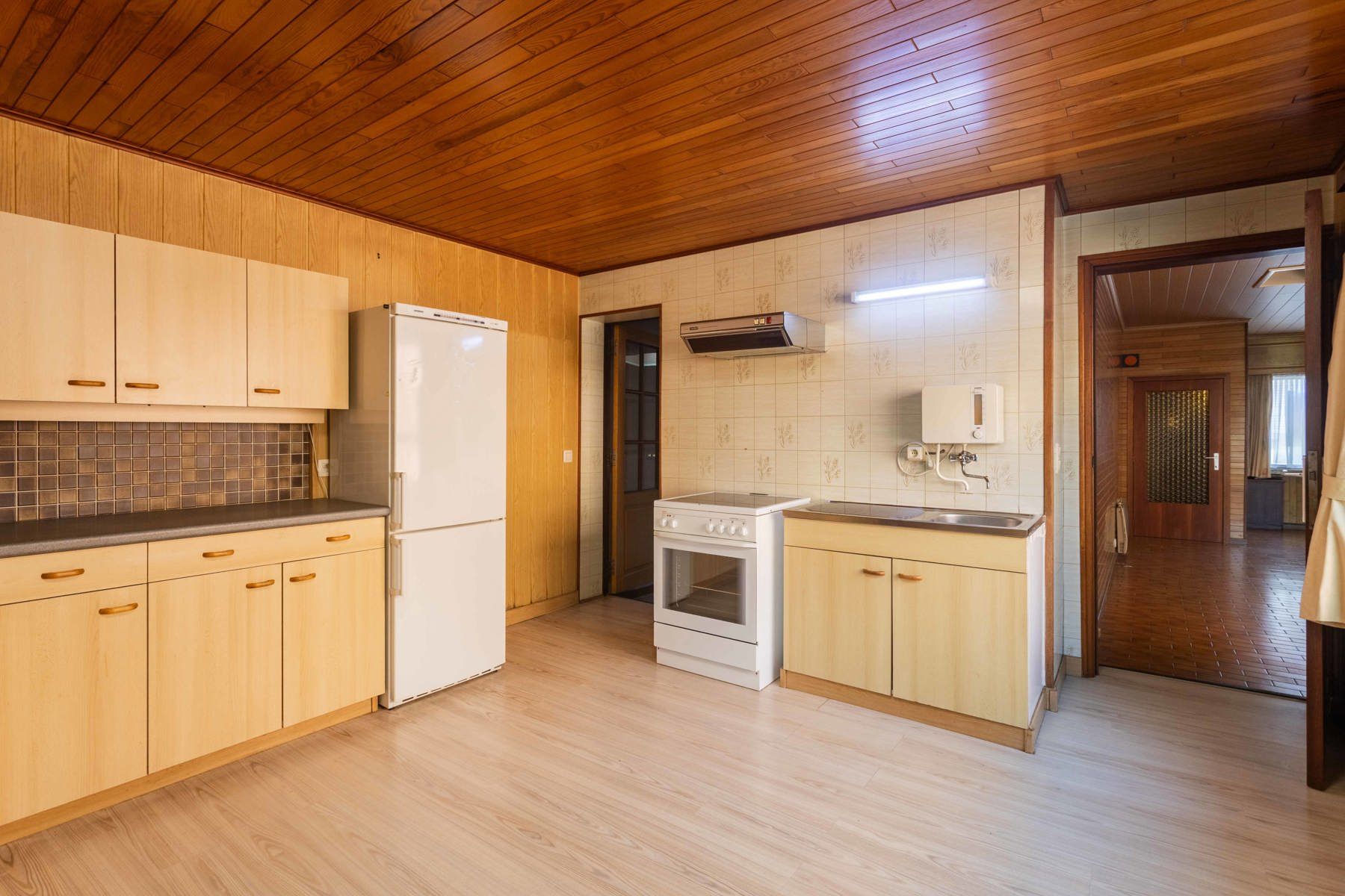 Goed onderhouden woning met garage te Aalst!  foto 8