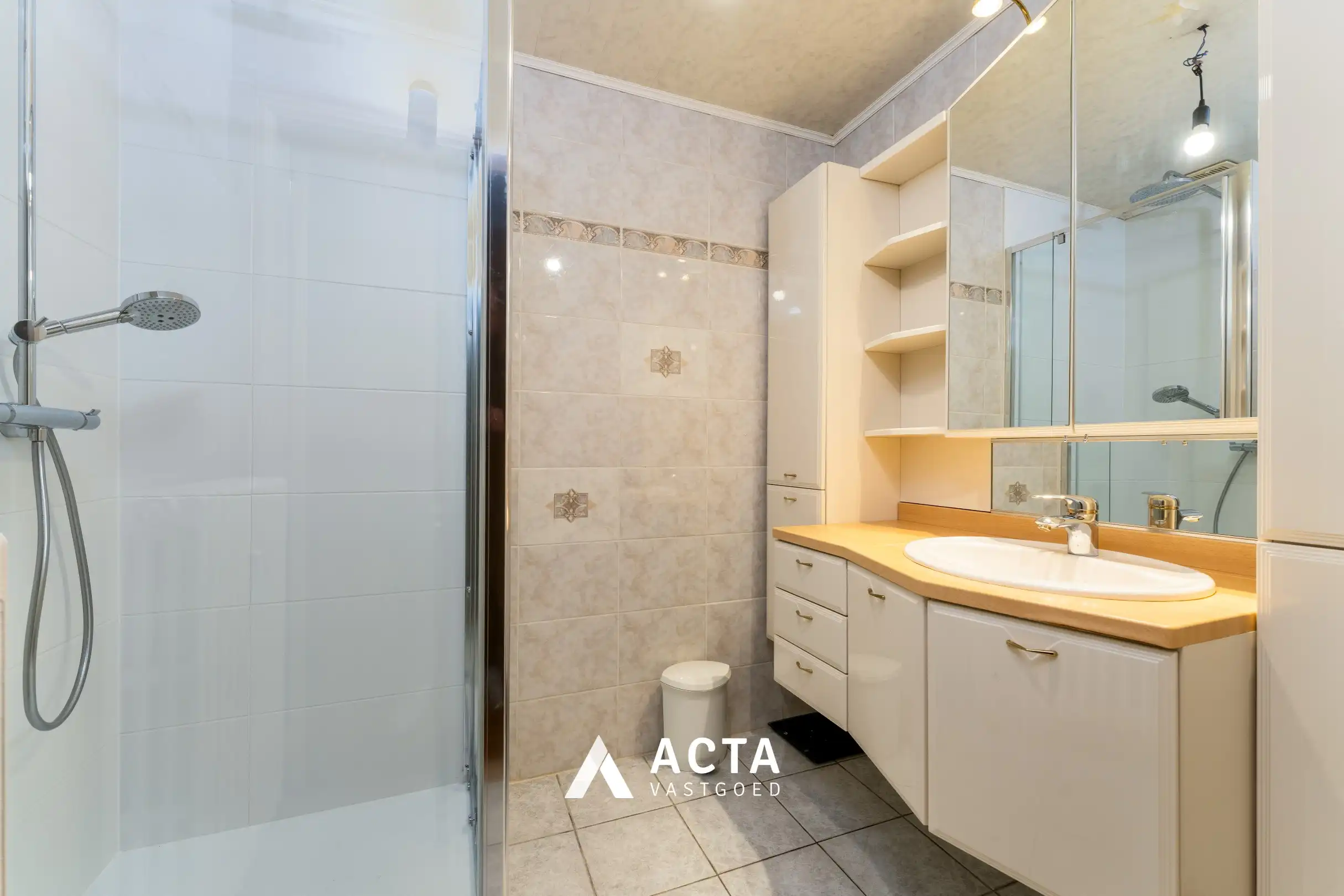 Ruim en centraal gelegen appartement op het Leopold I Plein in Oostende foto 12