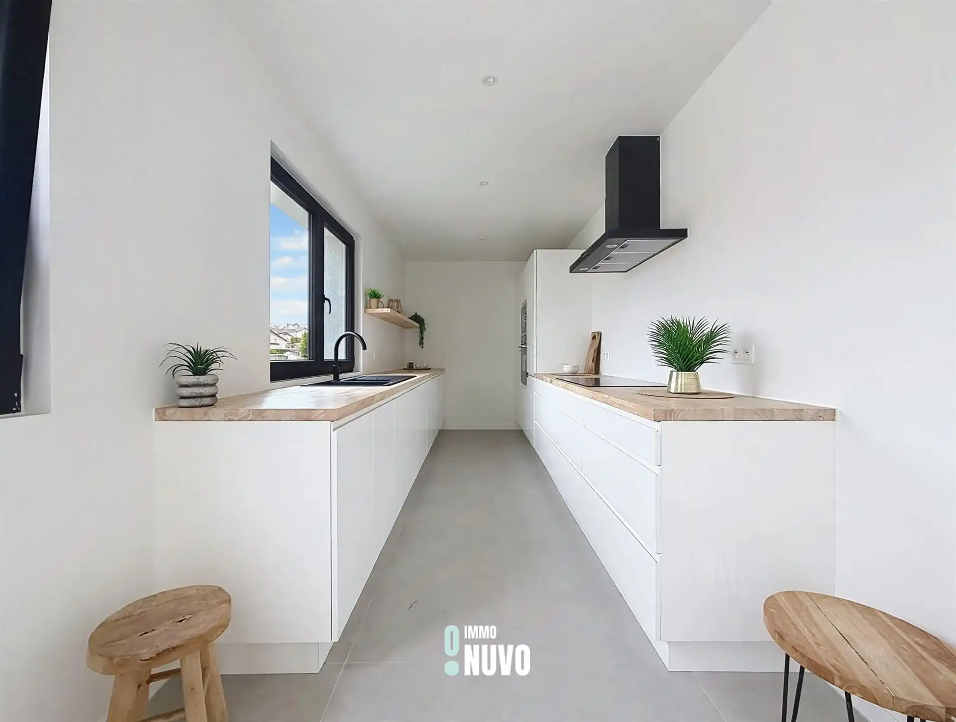 Woning met loods foto 3