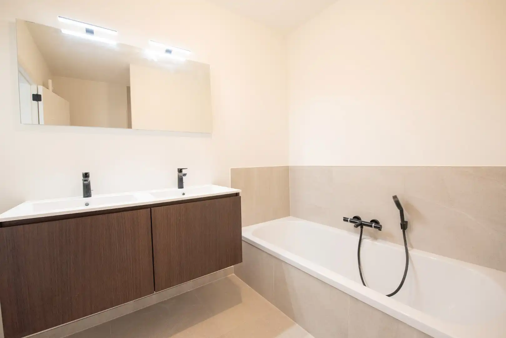 Topper!! Stijlvolle & energiezuinige nieuwbouwwoning met 4 slaapkamers in Waregem - KIJKWONING foto 7