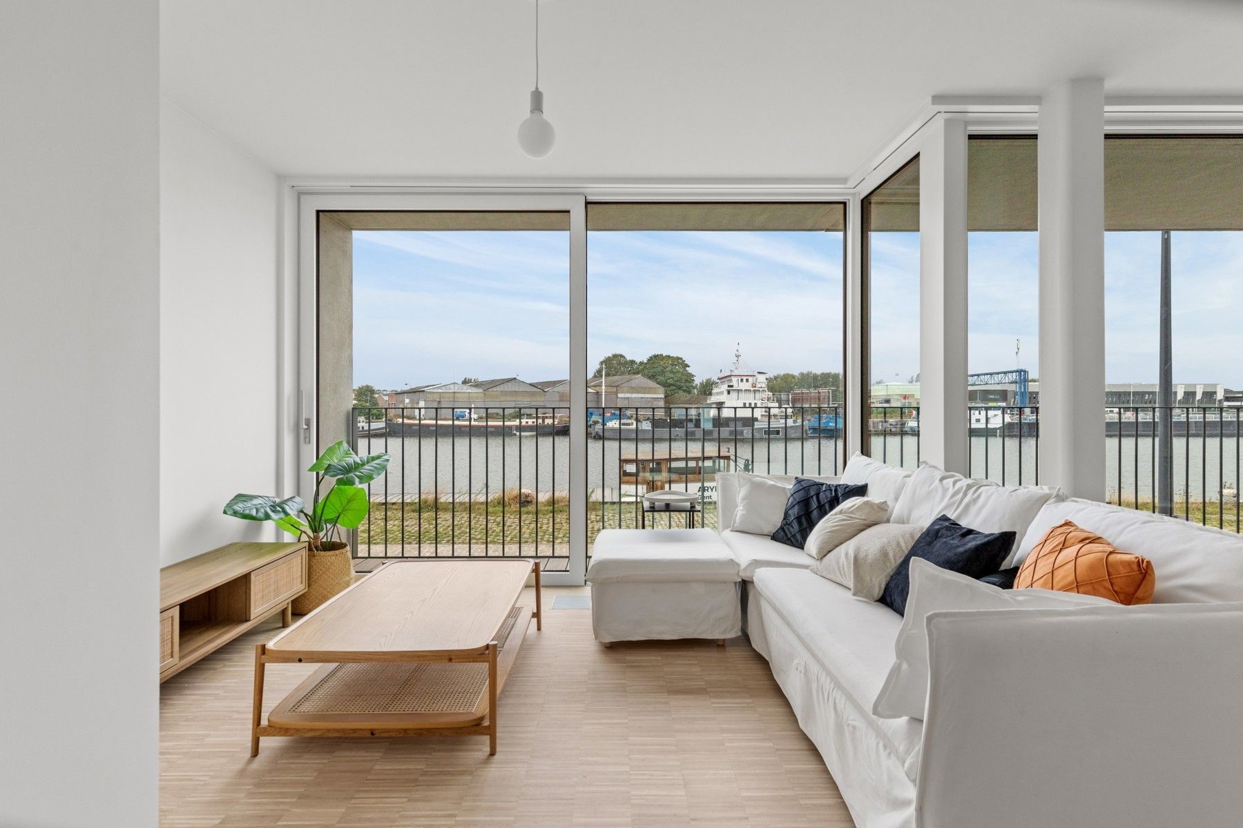 Instapklare appartementen te koop aan het water foto 9