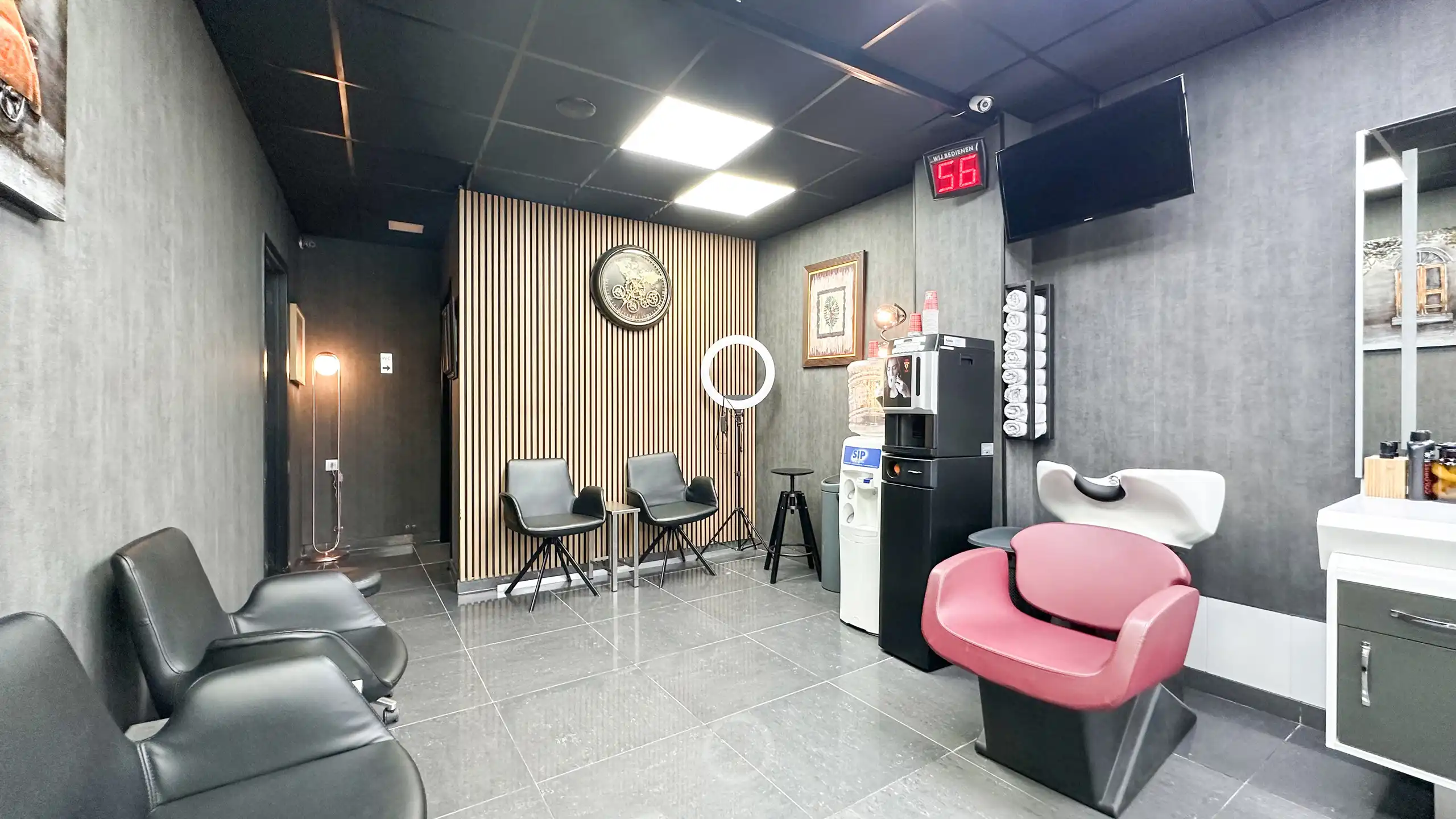 Vernieuwde Kapperszaak op topligging in het Hart van Diest! foto 13