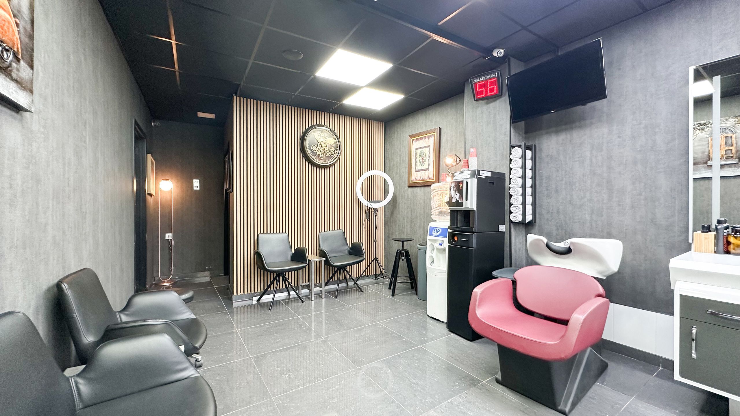 Vernieuwde Kapperszaak op topligging in het Hart van Diest! foto 13