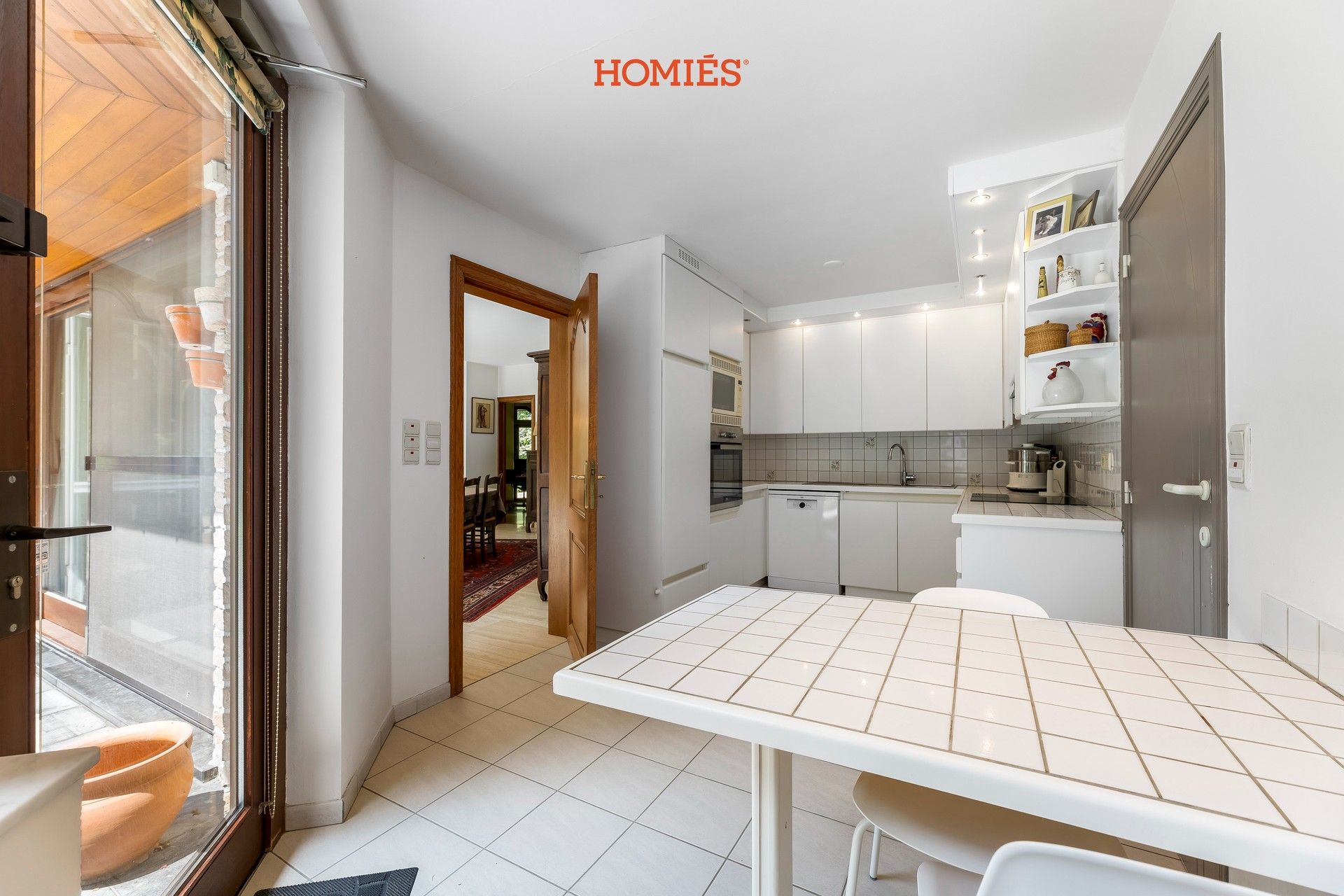 Instapklare villa op een ruim perceel foto 13