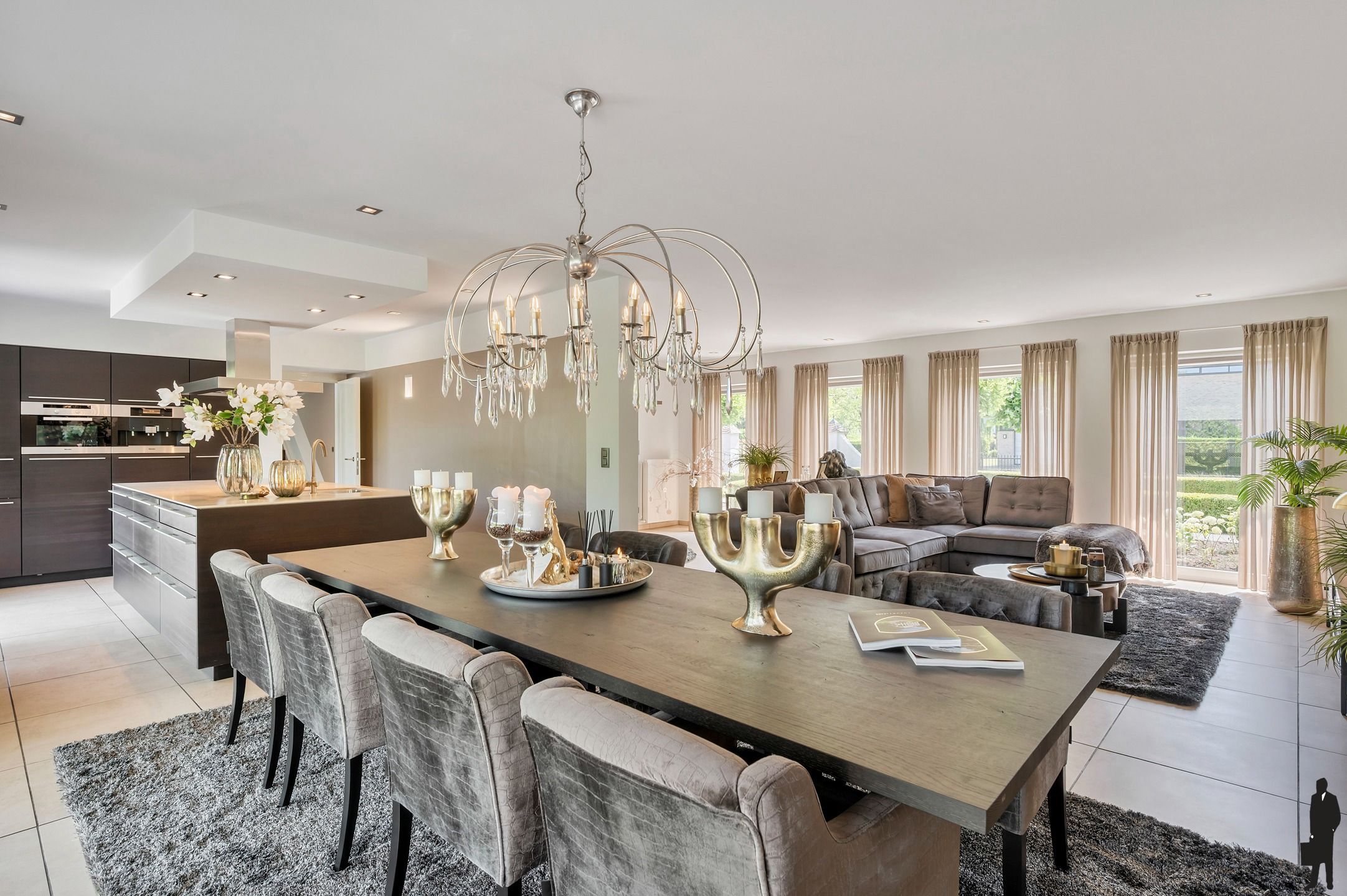 Tijdloze villa op perceel van ca. 1287 m².  foto 7