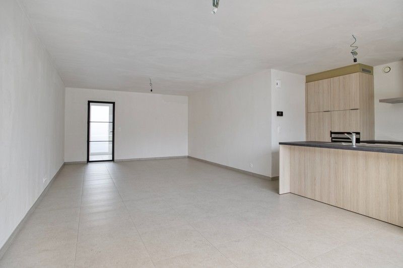 Prachtige, verrassend ruime nieuwbouwwoning met 3 slaapkamers én inpandige garage te koop in Dentergem! foto 6