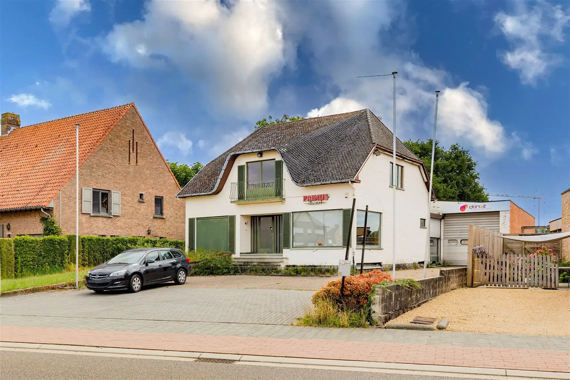 Te renoveren woning + magazijn / projectgrond in Vorst foto 2