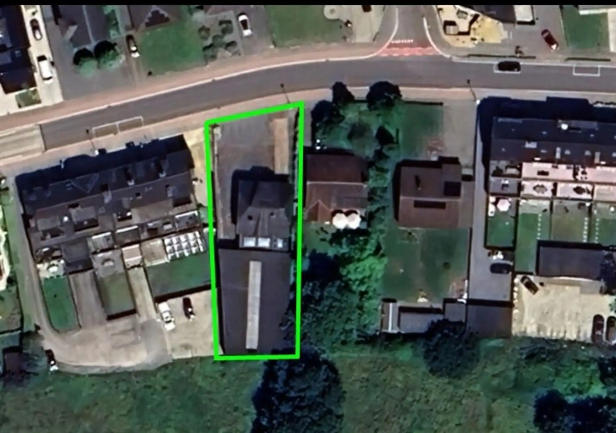 Te renoveren woning + magazijn / projectgrond in Vorst foto 2