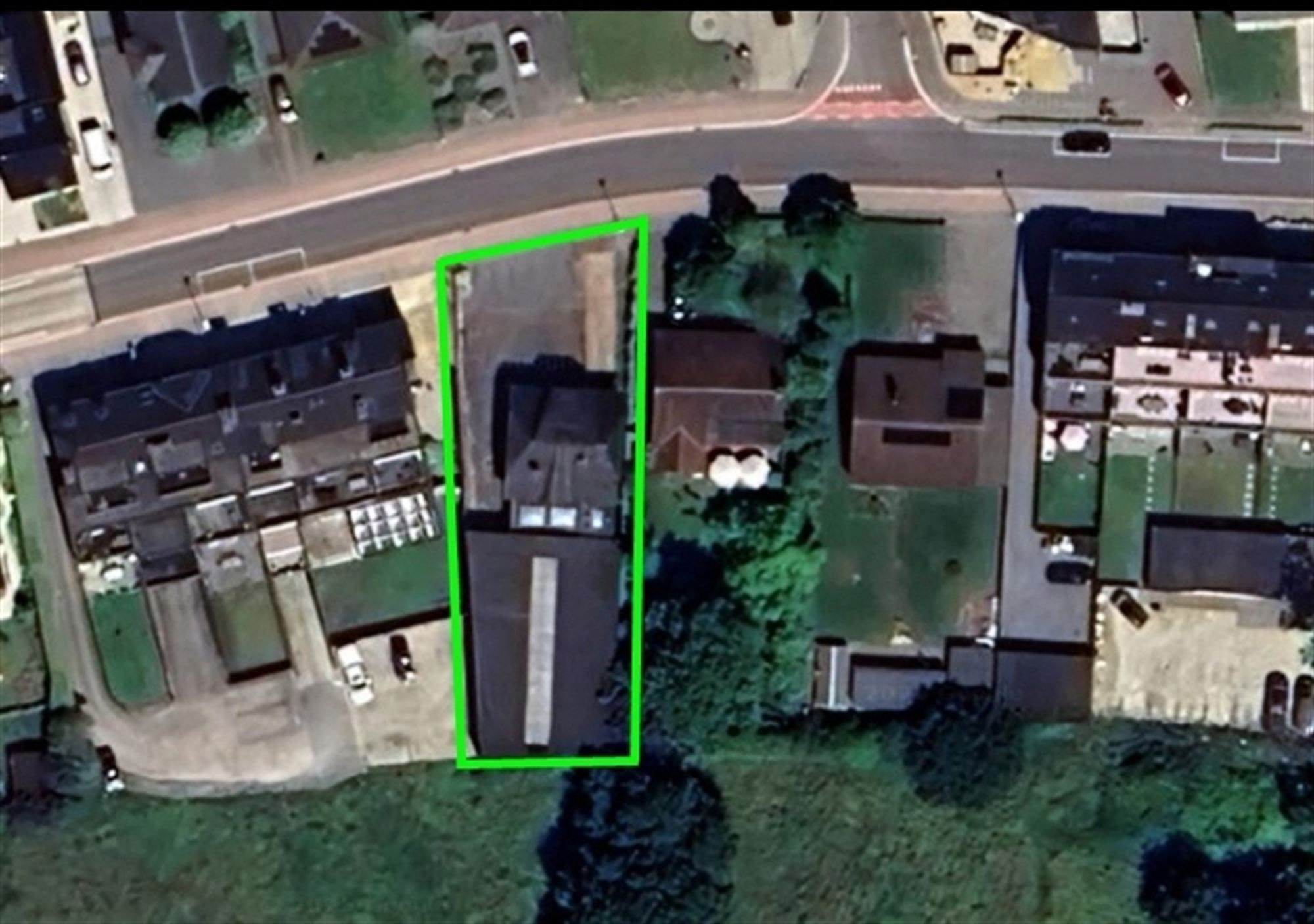 Te renoveren woning + magazijn / projectgrond in Vorst foto 2