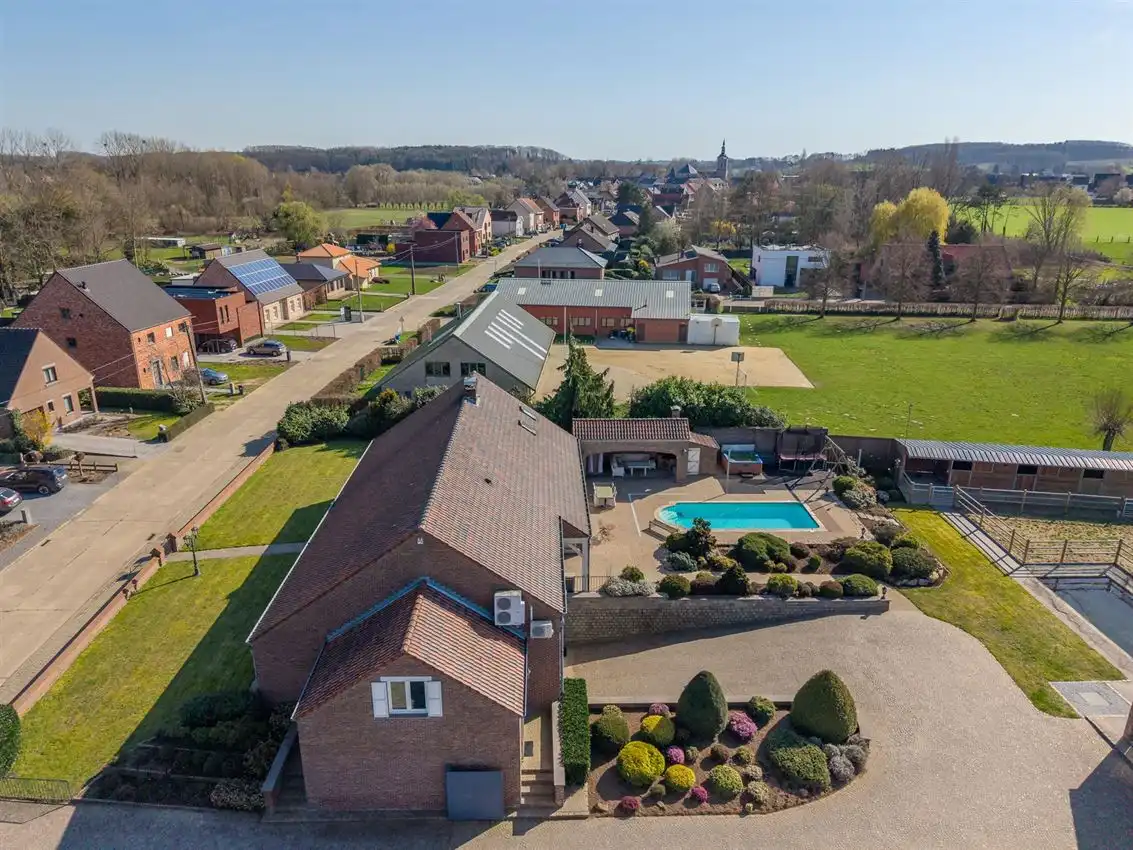 Villa grenzend aan agrarisch gebied met 4slk en opslag foto 40