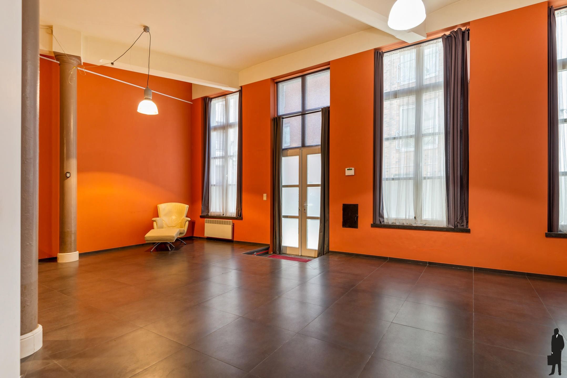 Gelijkvloerse polyvalente ruimte (winkel/kantoor) ca. 75m² foto 3