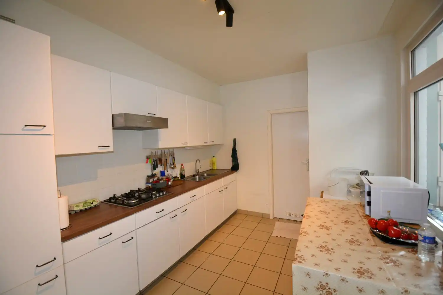CHARMANTE WONING MET 2 SLK EN RIANTE TUIN! foto 5