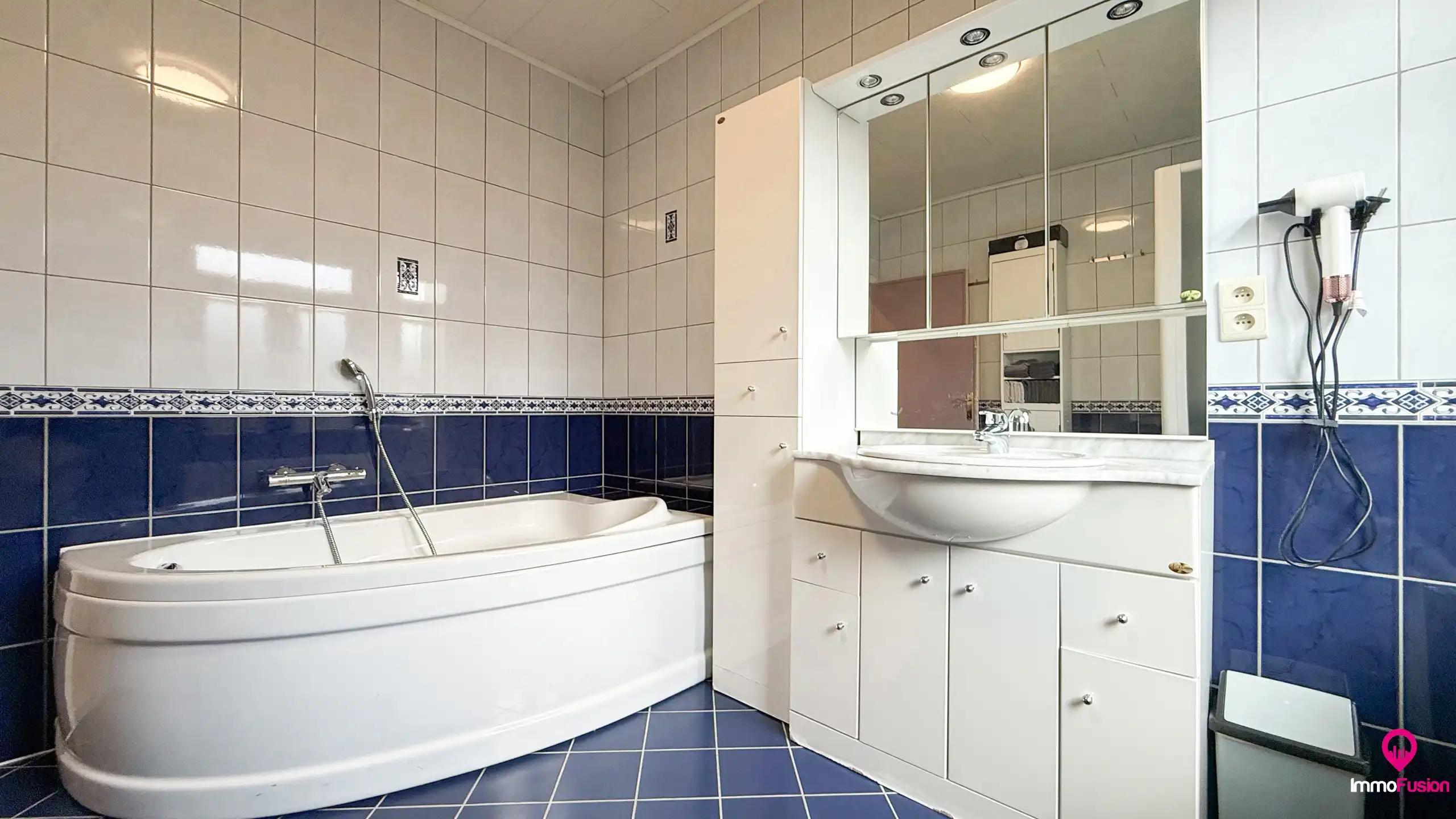 Charmante woning met 5 slaapkamers op een ruim perceel foto 27