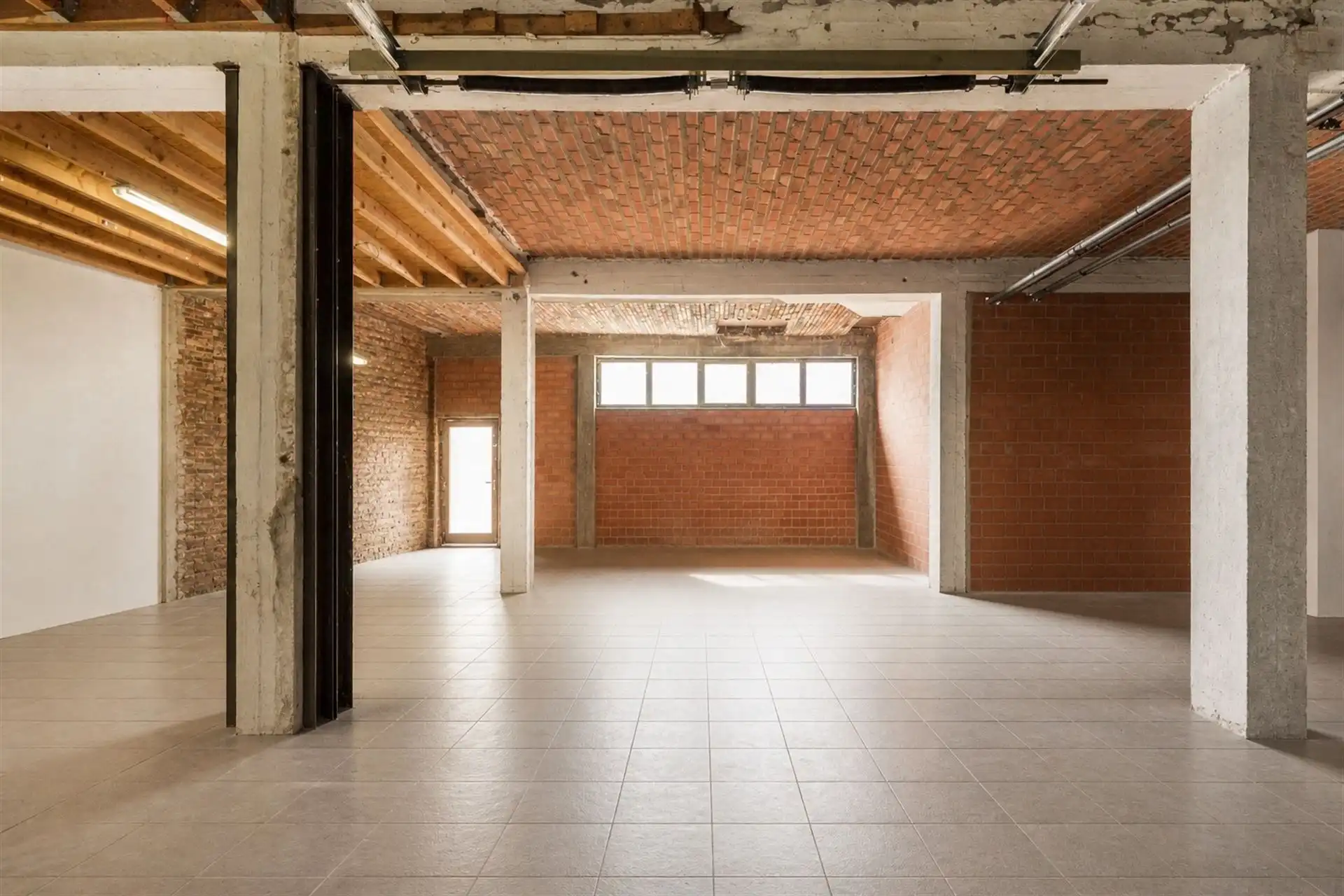 Uitzonderlijk handelspand met veelzijdige mogelijkheden nabij centrum Mechelen foto 9