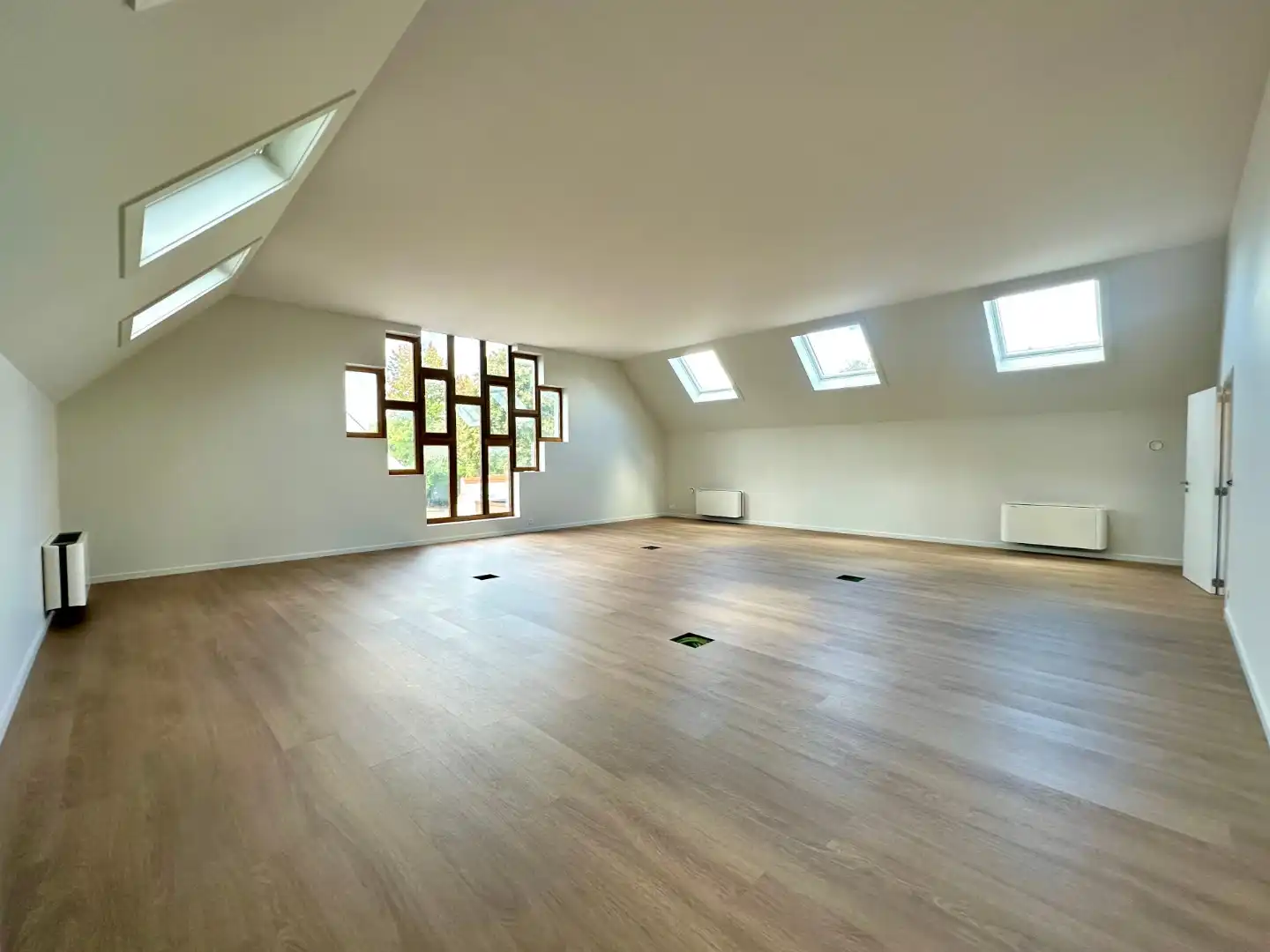 Polyvalente ruimte te Sint-Michiels foto {{pictureIndex}}