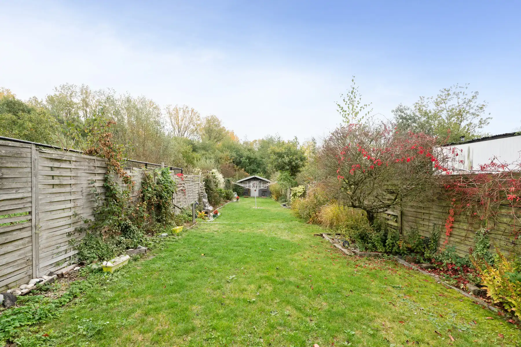 TE KOOP- instapklare woning met 3 slaapkamers en 2 badkamers foto 16