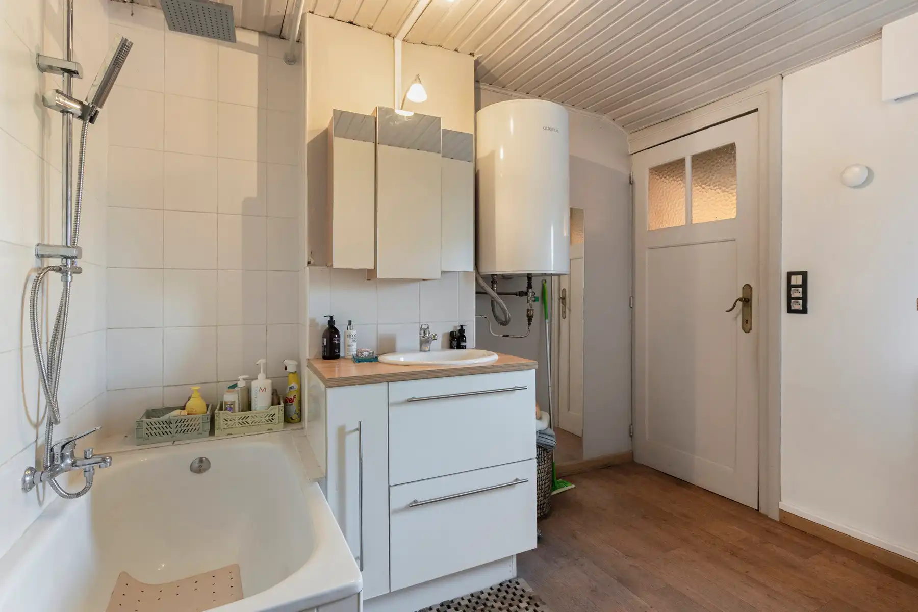 Instapklare woning met gezellige tuin en terras in het centrum van Opwijk! foto 21