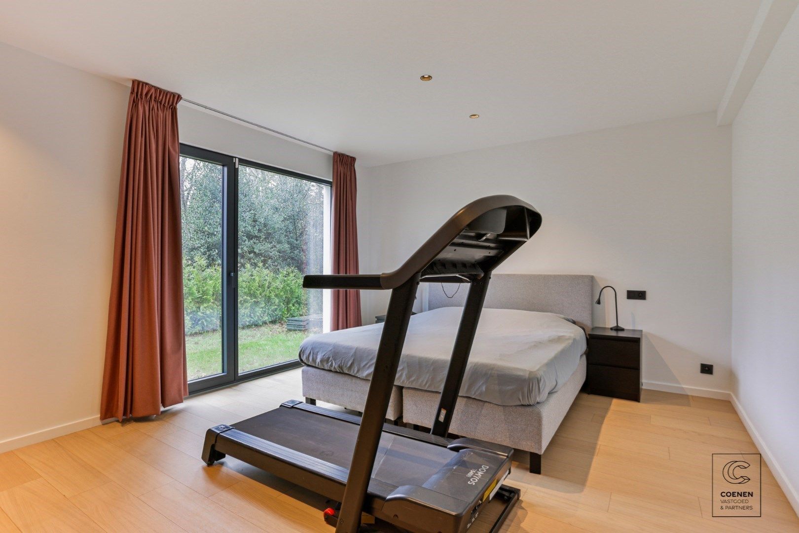 Prachtig gerenoveerde villa  met 4 slpk's, een bew. opp. van 200 m² op een uiterst rustig en groene ligging te Schilde foto 14
