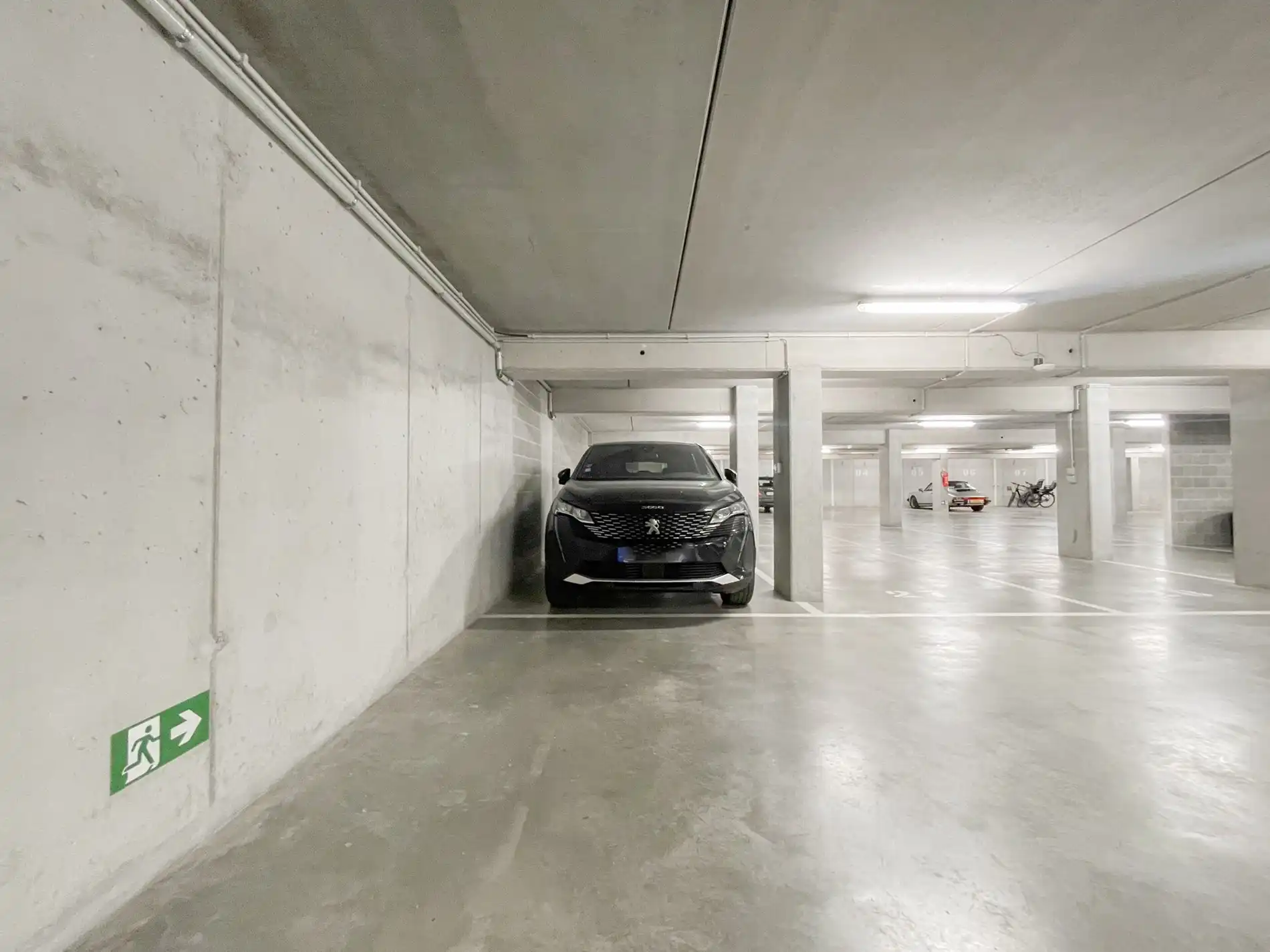 Subliem smaakvol ingericht hoek appartement gelegen in een recente residentie. foto 16