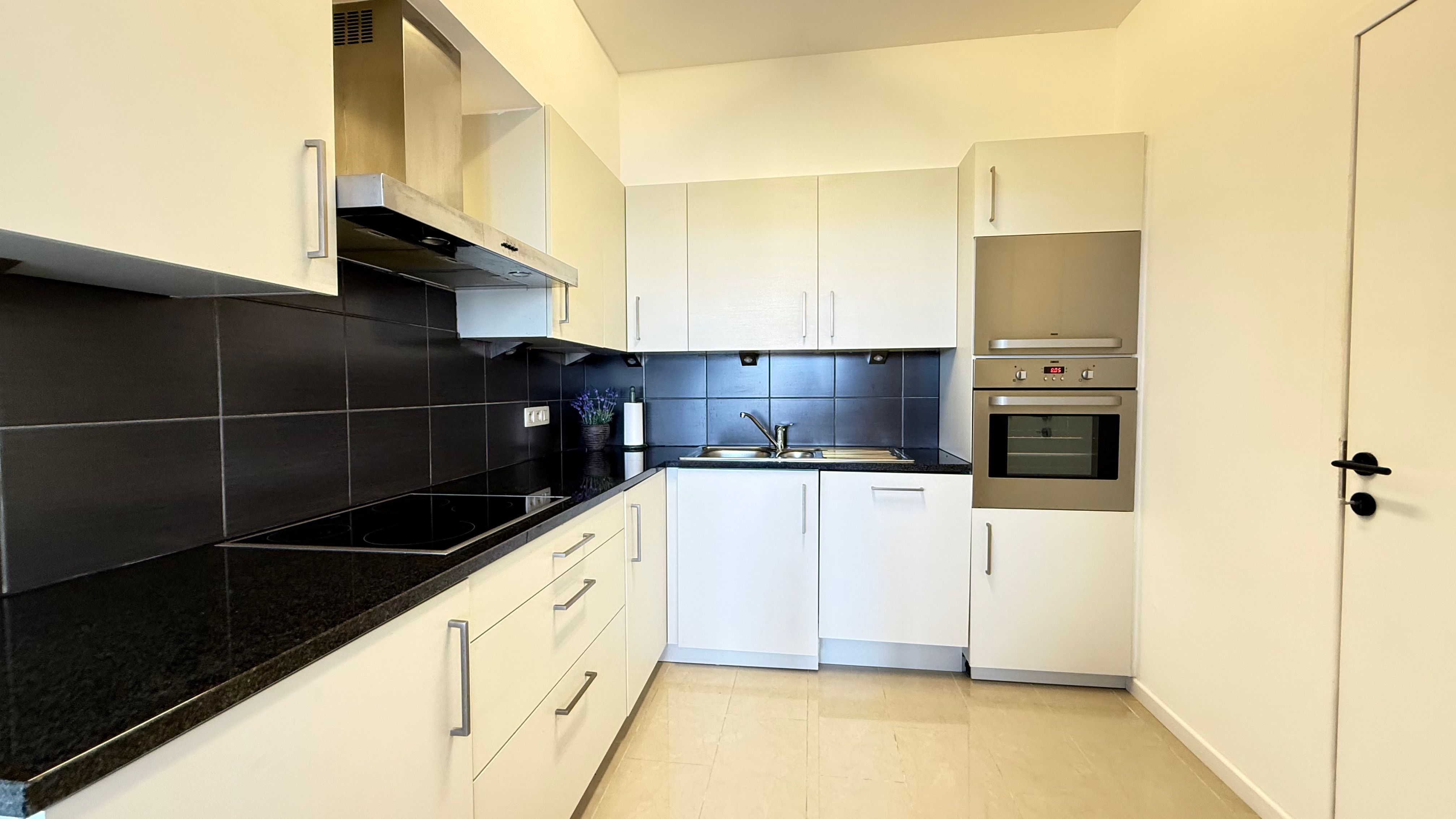 Stijlvol appartement op pleinlocatie foto 4