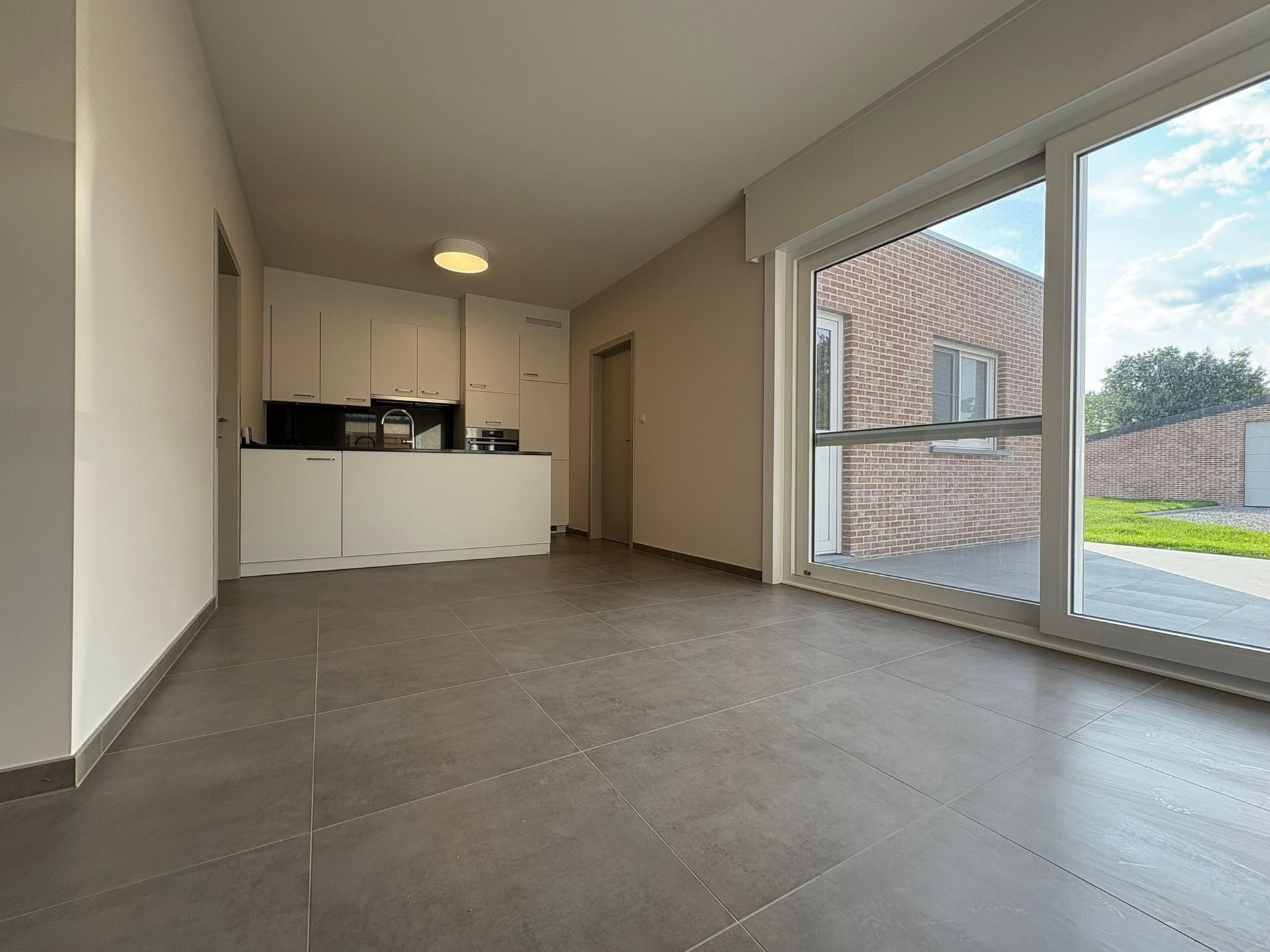 Volledig vernieuwde vrijstaande woning op rustige ligging foto 3