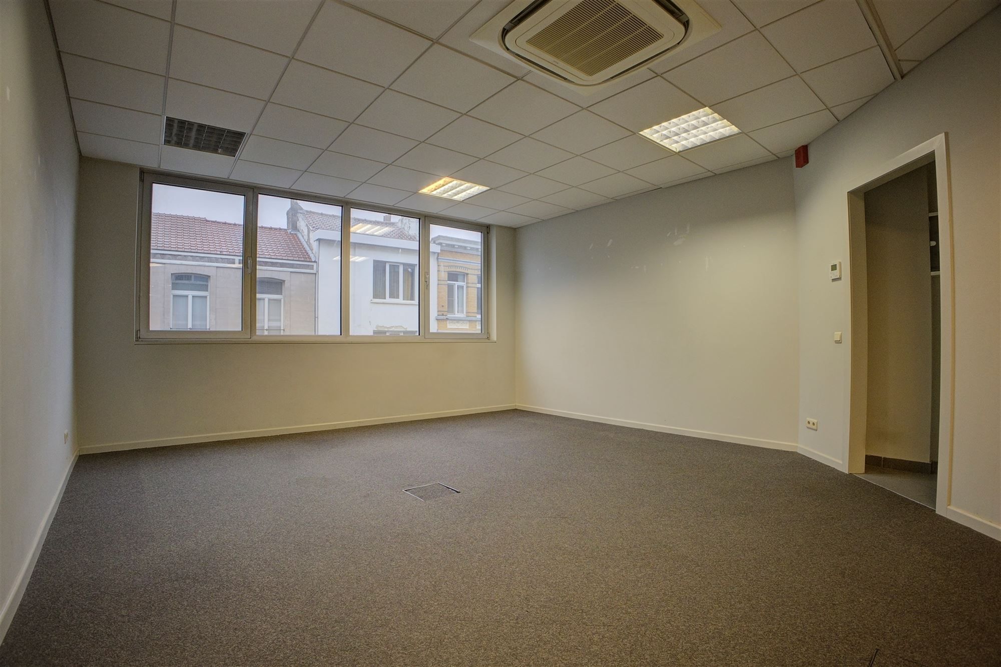 Kantoorgebouw/ conversie tot 7 appartementen mogelijk foto 12