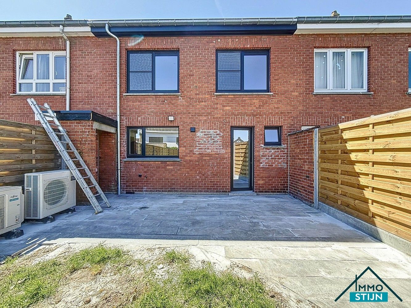 Volledig gerenoveerde woning in rustige woonwijk foto 15