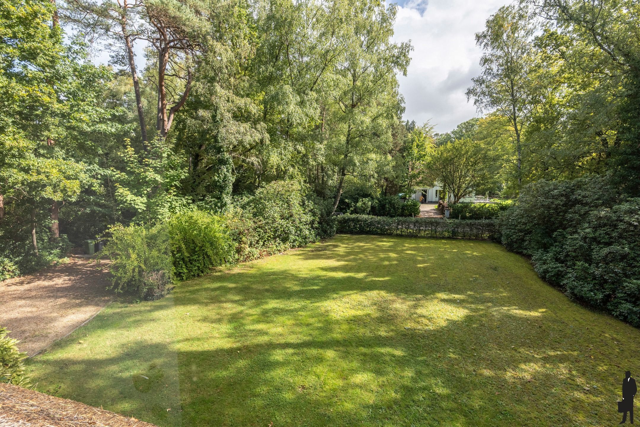 Rietgedekte villa op ca. 3.350 m² met optimale privacy foto 35