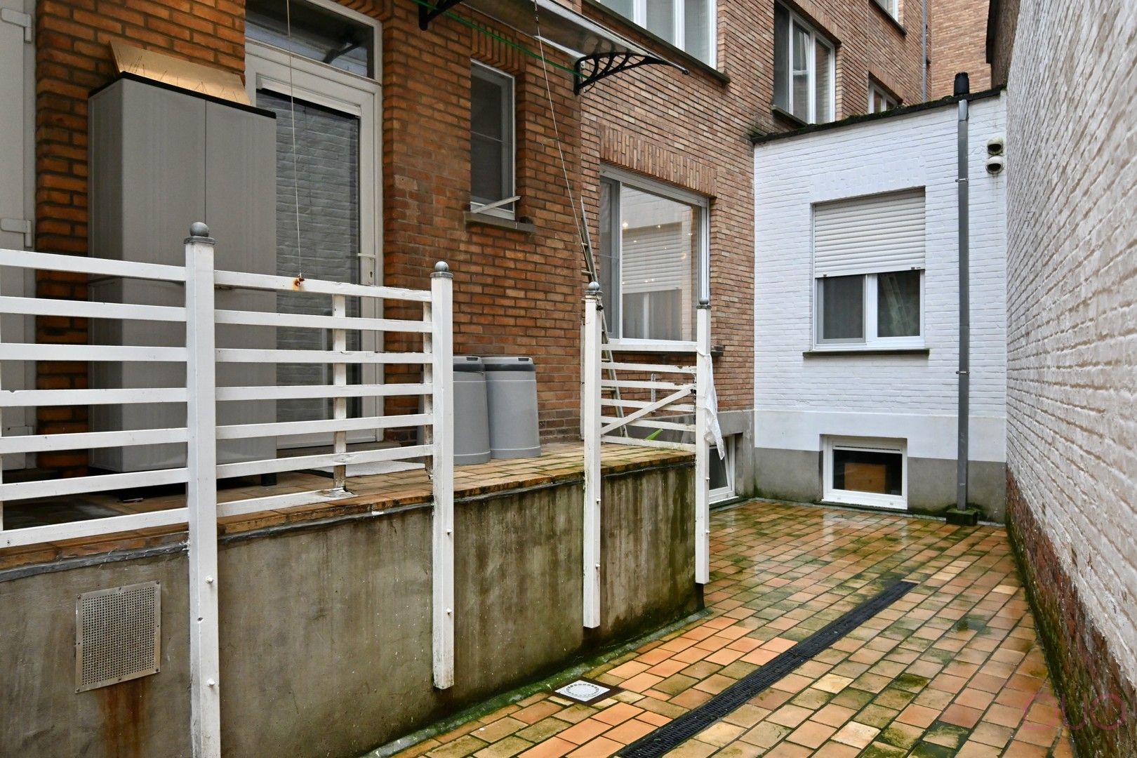Stijlvol wonen vlak bij zee – volledig gerenoveerd gelijkvloers 3 slaapkamer appartement in de statige Warschaustraat foto 21