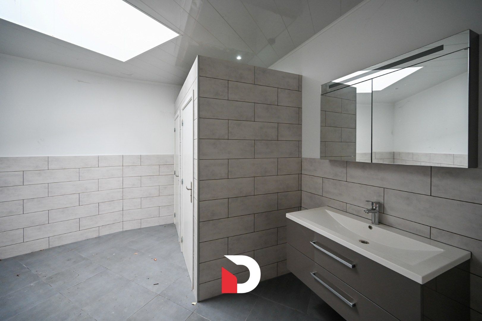 Gerenoveerd handelspand / winkelruimte op een strategische locatie te Assebroek. foto 17