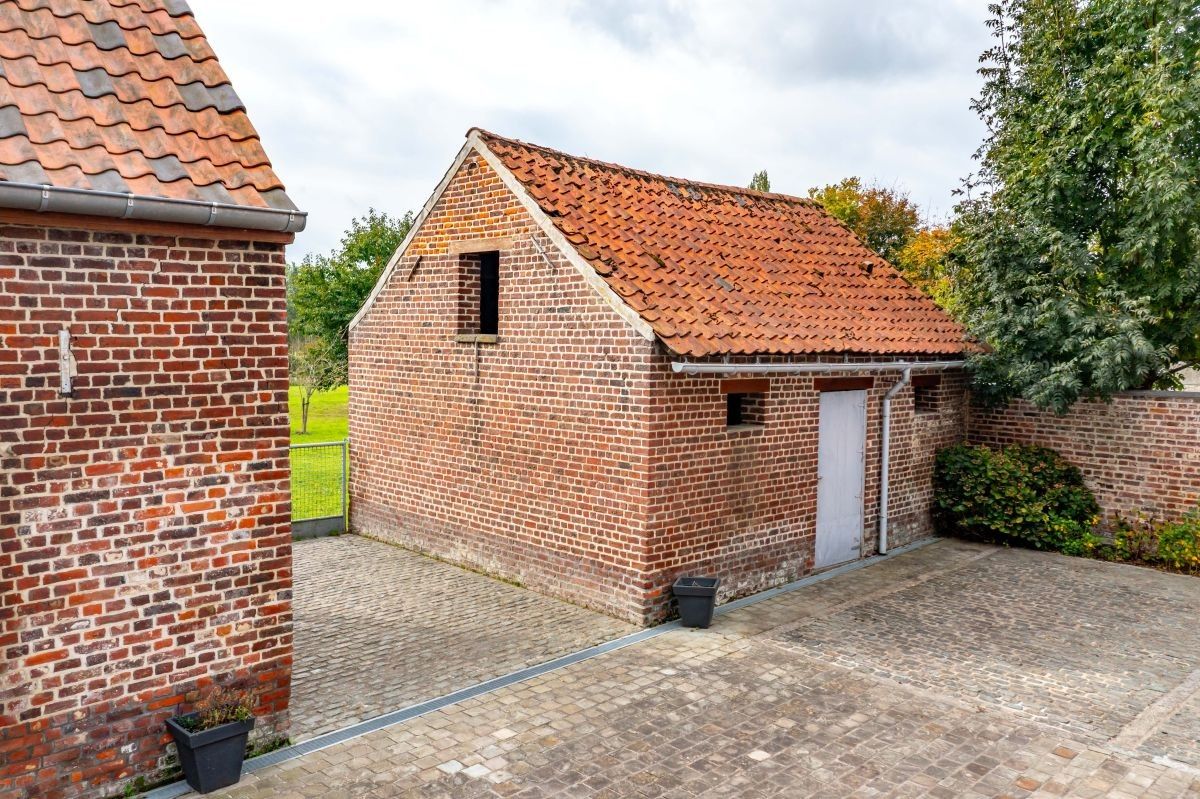 Hoeve vergund voor zonevreemd wonen te koop te Geraardsbergen foto 8
