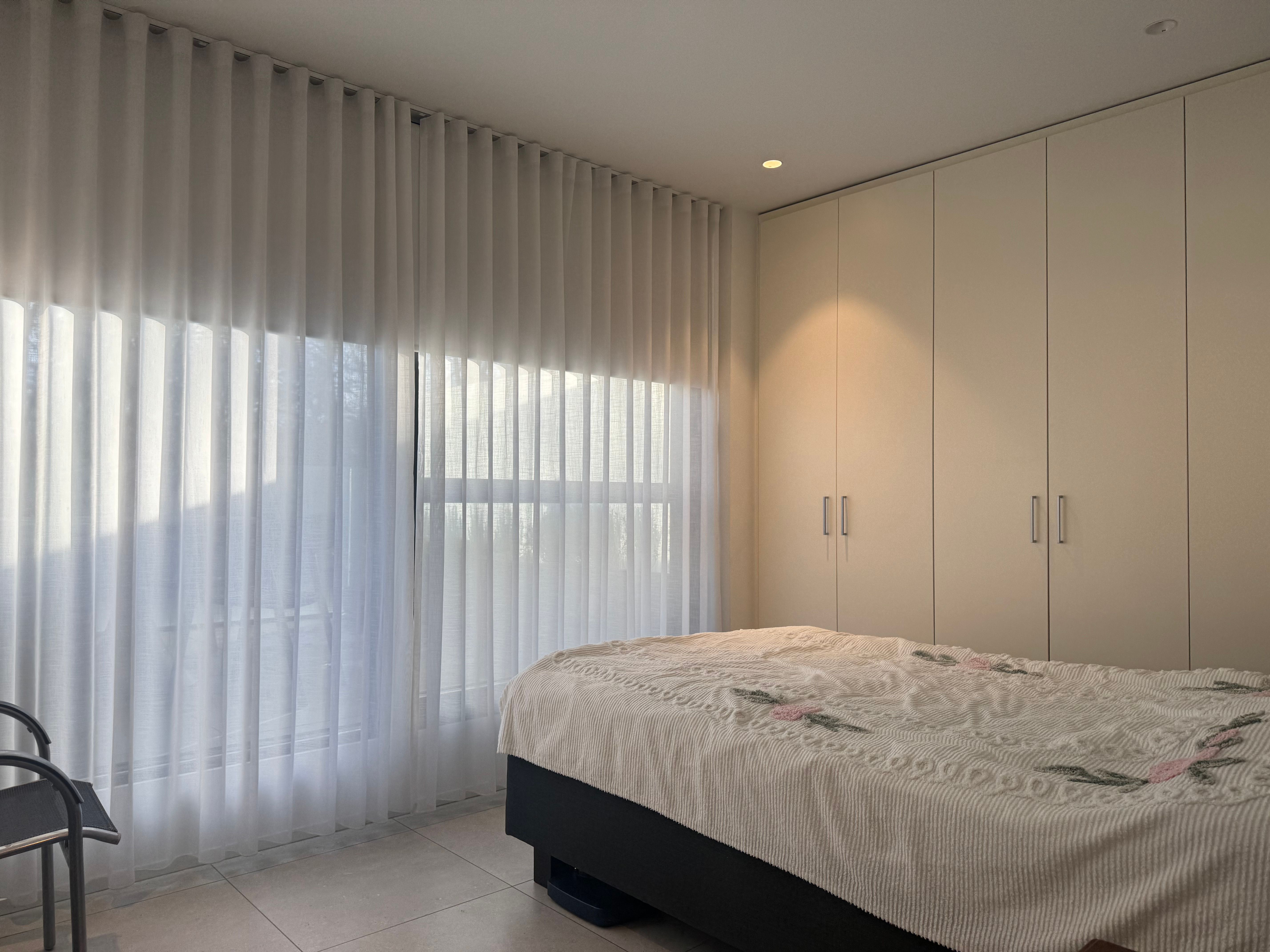 Gezellig appartement met 1 slaapkamer en een groot terras in Genk foto 9