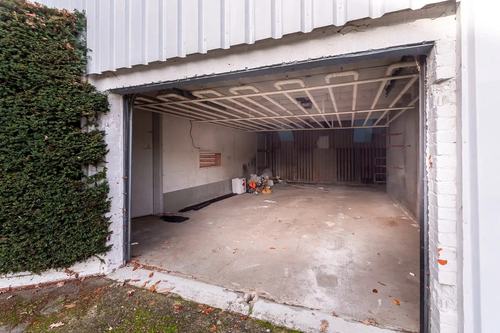 Uniek domein met villa, magazijn en uitgestrekte gronden foto 25