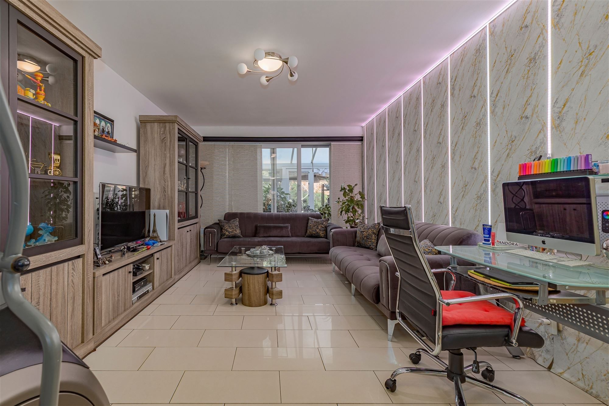 Mooi ingerichte woning met 4 slk, 2 badk en ruime stadstuin in Merksem foto 6