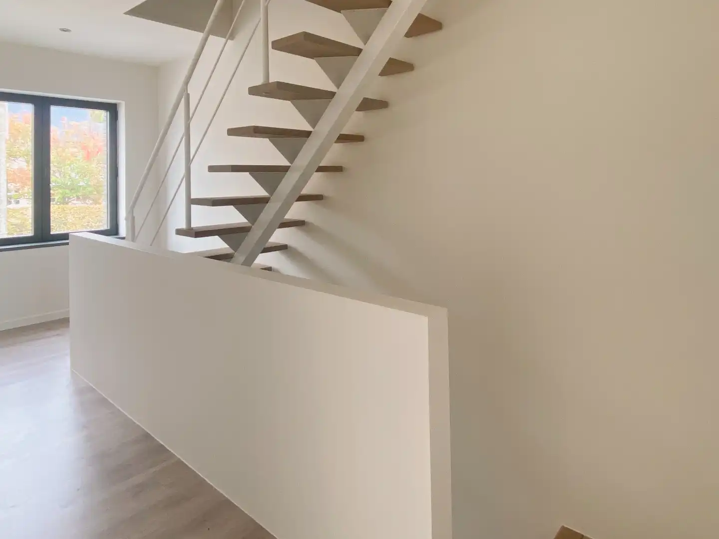 Grote energiezuinige halfopen bebouwing met vrij uitzicht foto 6