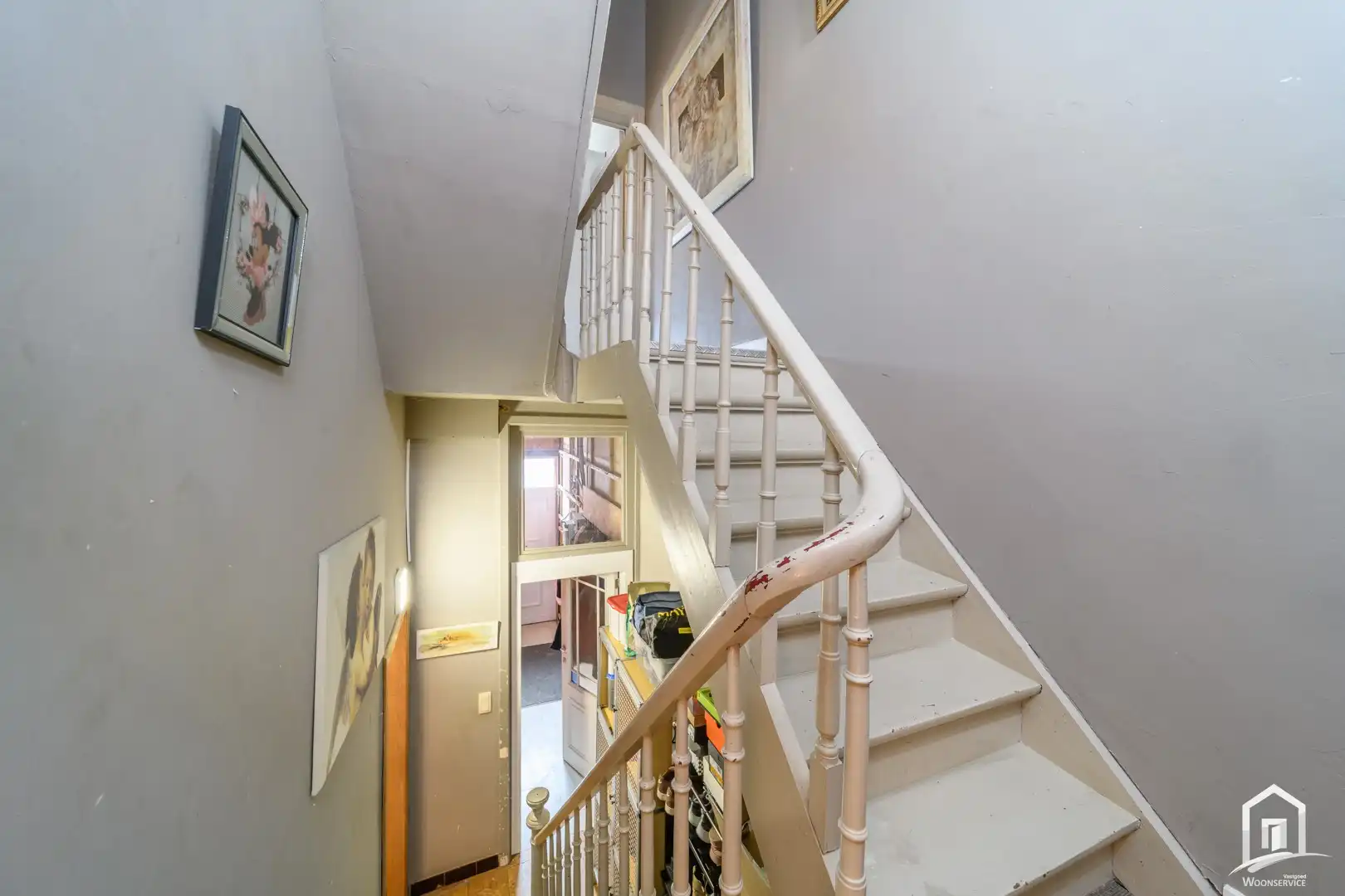 Charmante en verder af te werken woning foto 10