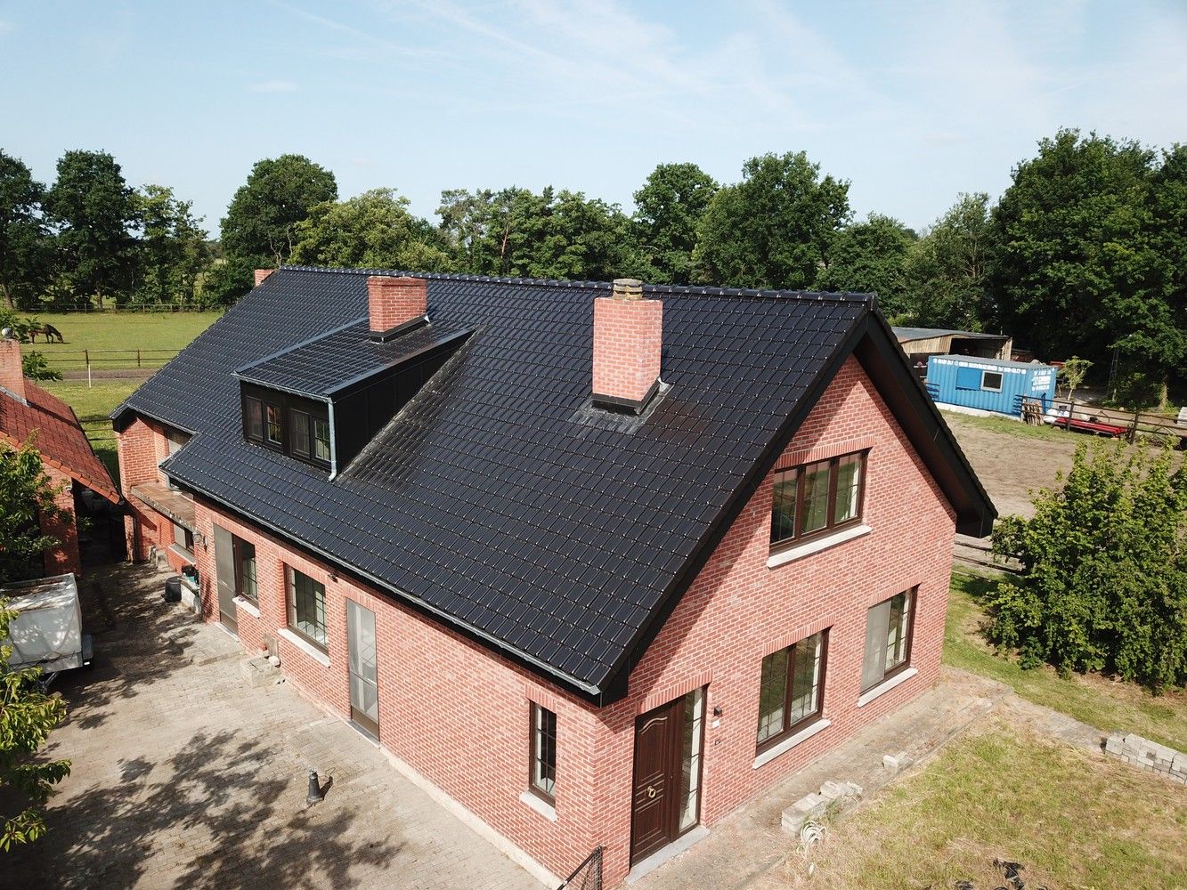 Landelijk gelegen en ruime gezinswoning foto 3