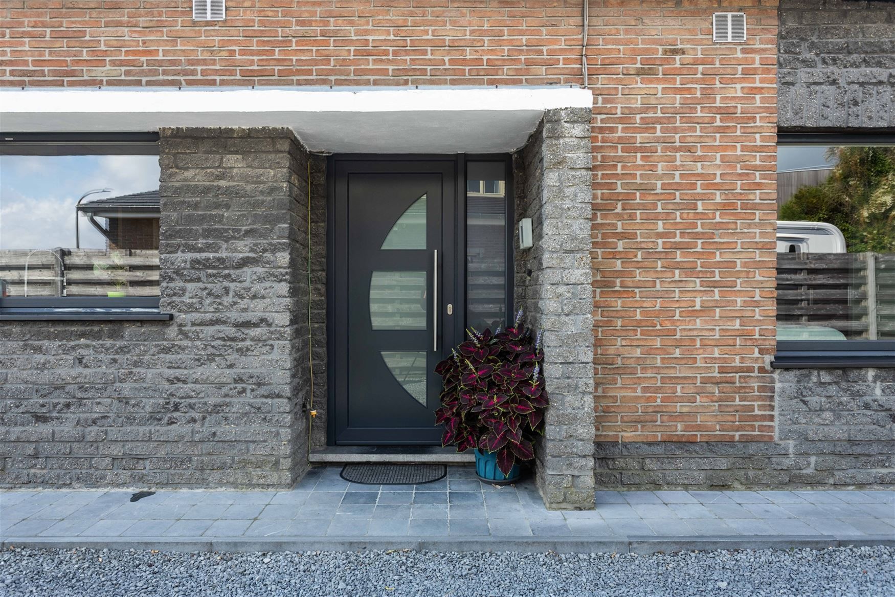 Compact wonen met tuin, garage en potentieel foto 5