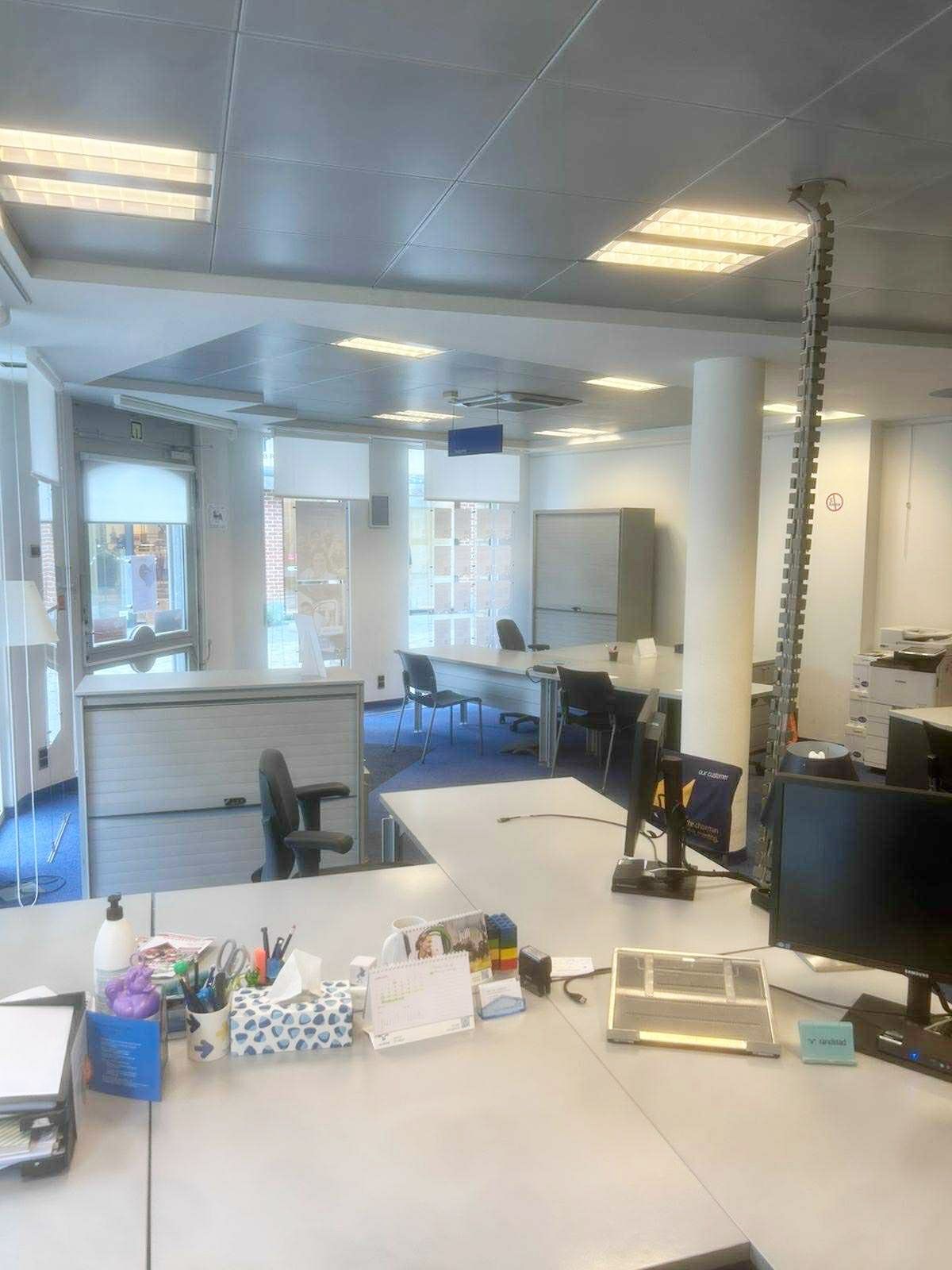 Te huur – commercieel gelijkvloers in centrum Halle foto 9
