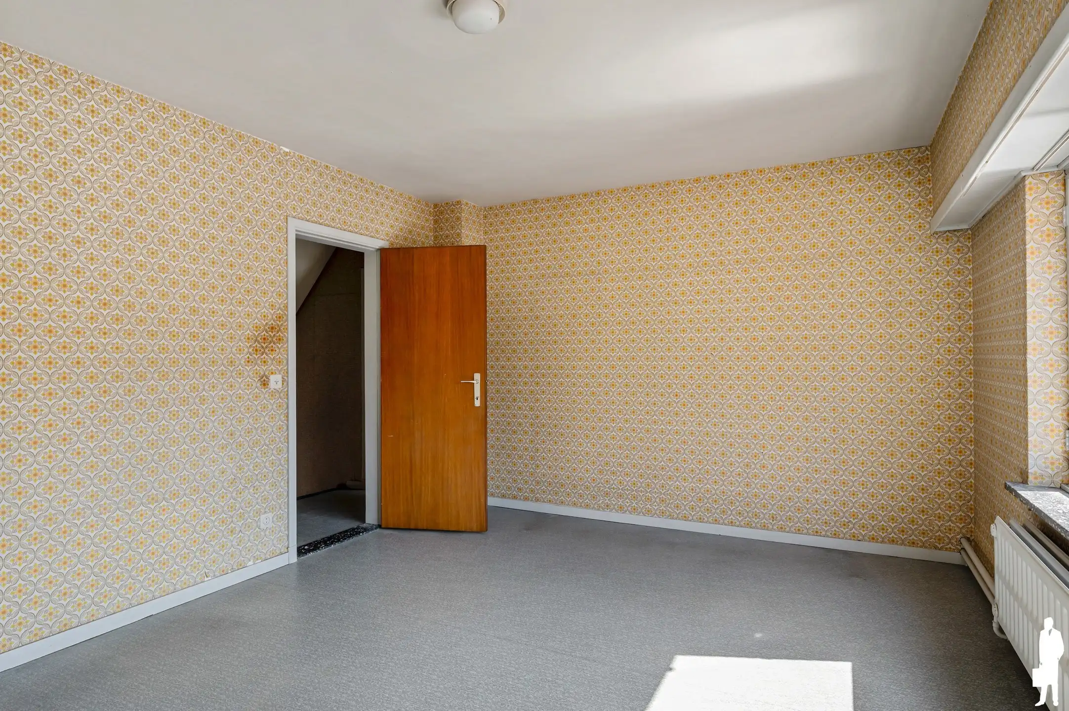 Verrassend ruime te renoveren gezinswoning met 4 slaapkamers, garage, tuin en grote zolder in centrum Essen foto 14