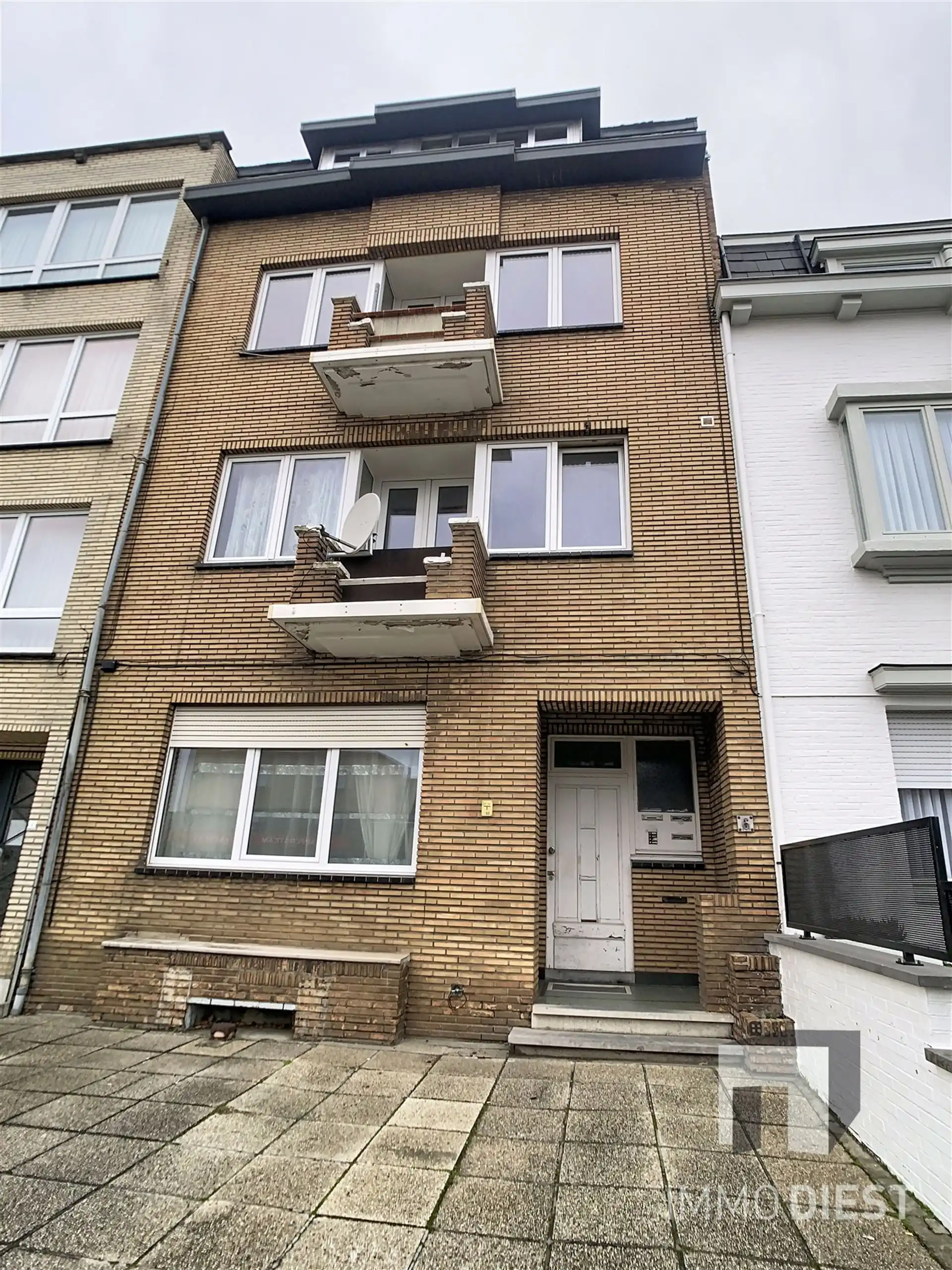 4 appartementen, topligging met renovatiehefboom/ rendement foto 2