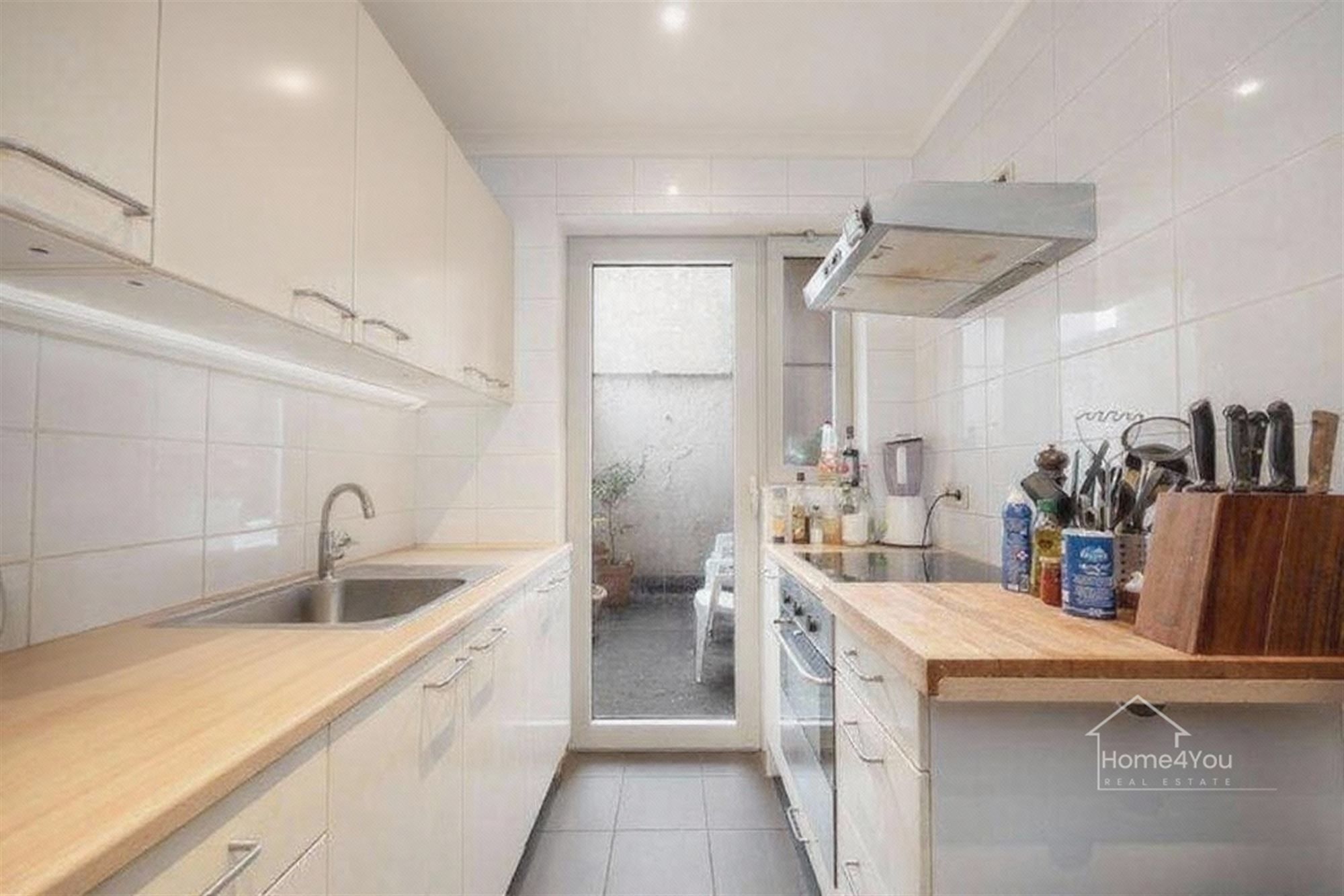 1-Slaapkamer appartement in het hart van Berchem te koop! foto 4