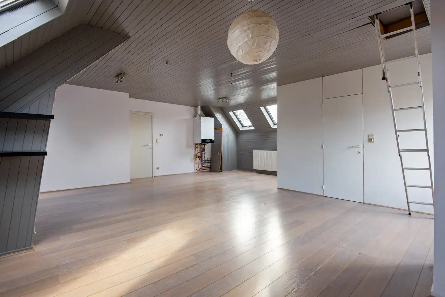 Karaktervolle gezinswoning met tal van mogelijkheden op centrale locatie in Hove foto 26