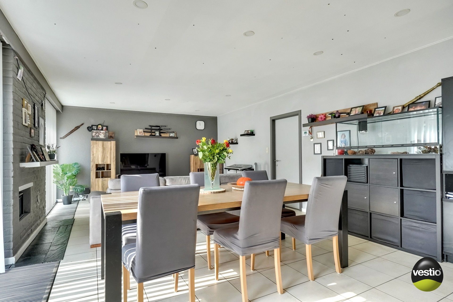 GELIJKVLOERSE BUNGALOW BOORDEVOL POTENTIEEL foto 7