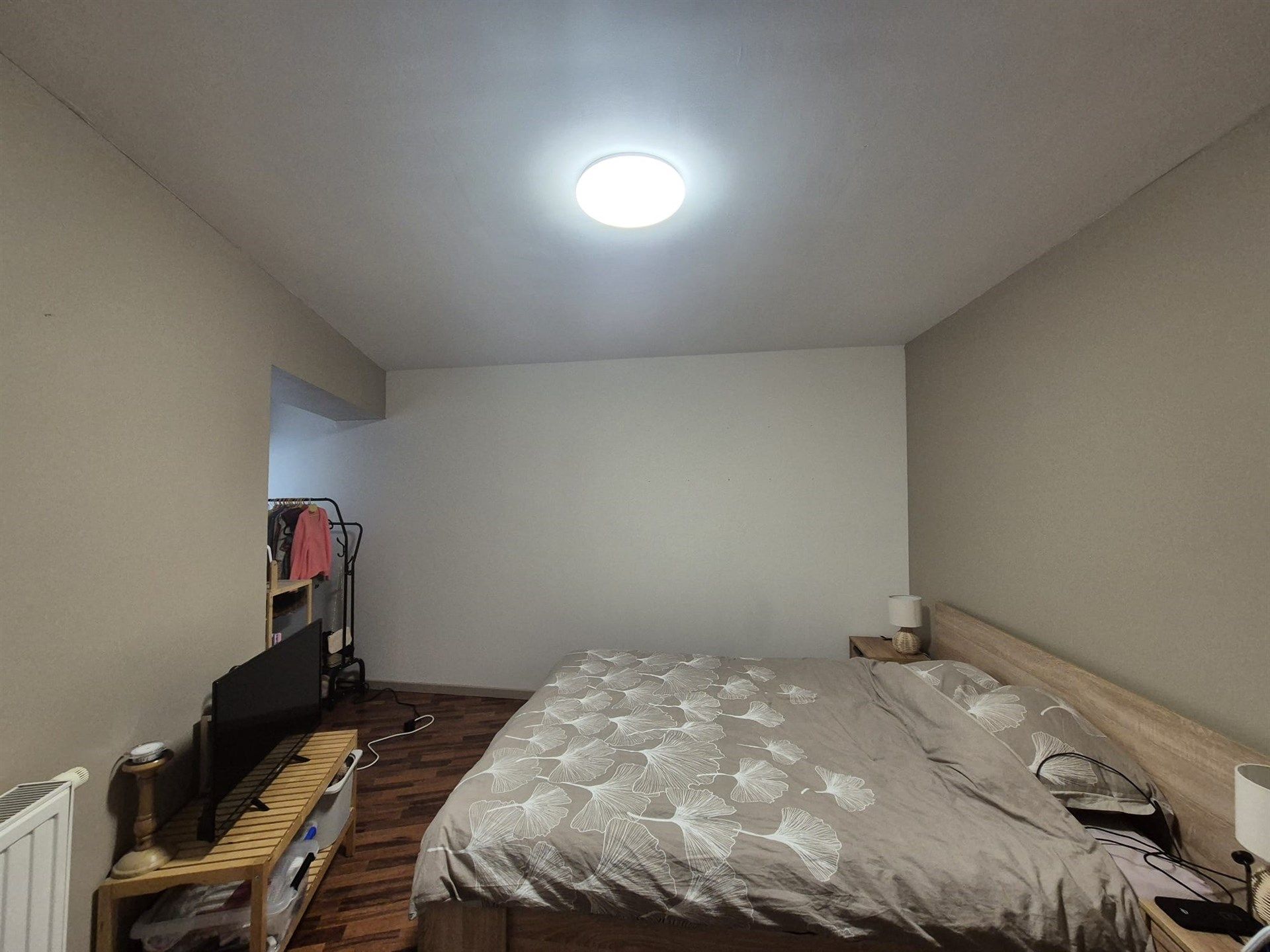Centraal gelegen instapklaar 2 slaapkamer appartement foto 13