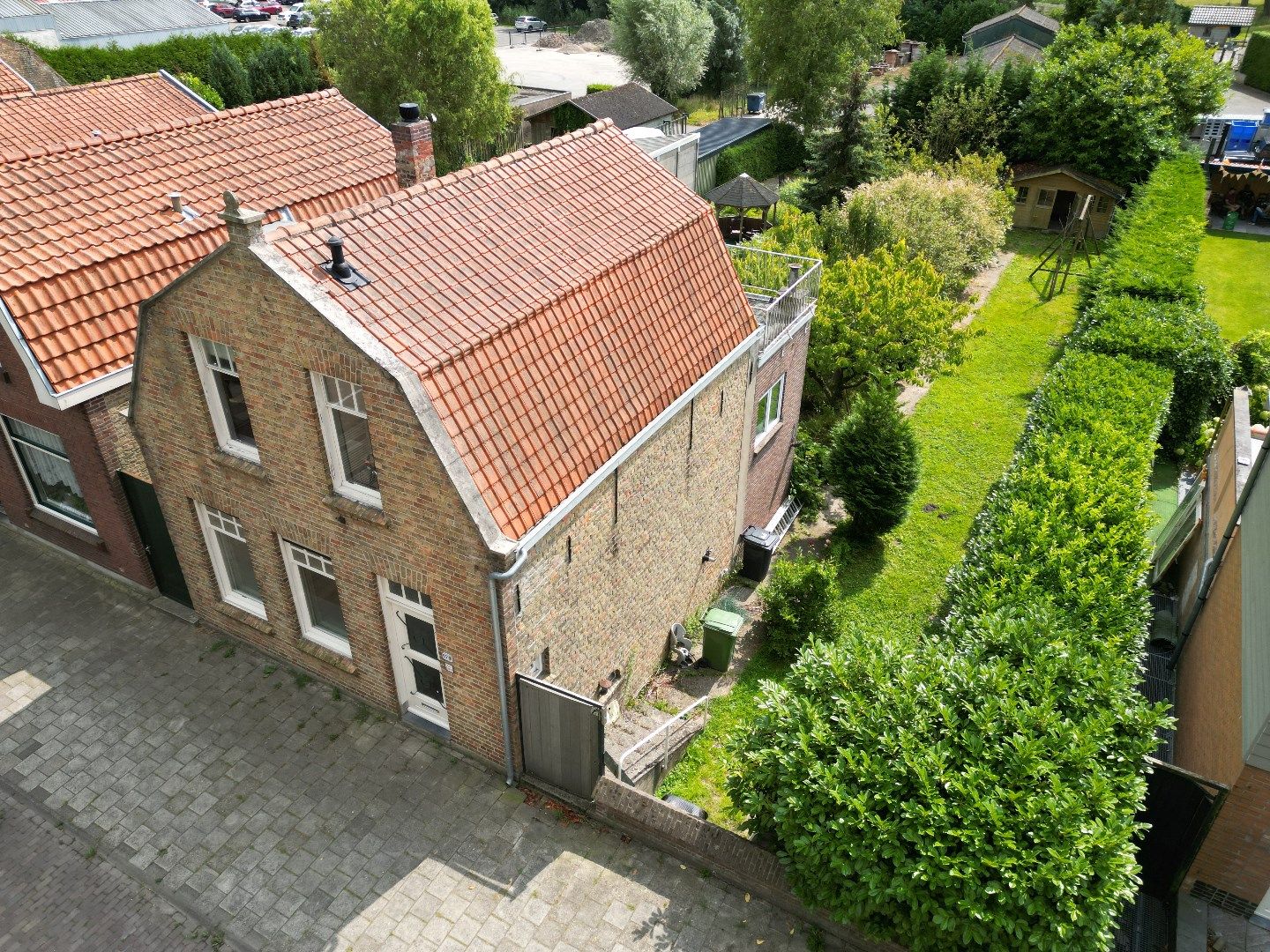 St. Anna Stijl: Jaren '30 woning in Sluis foto {{pictureIndex}}