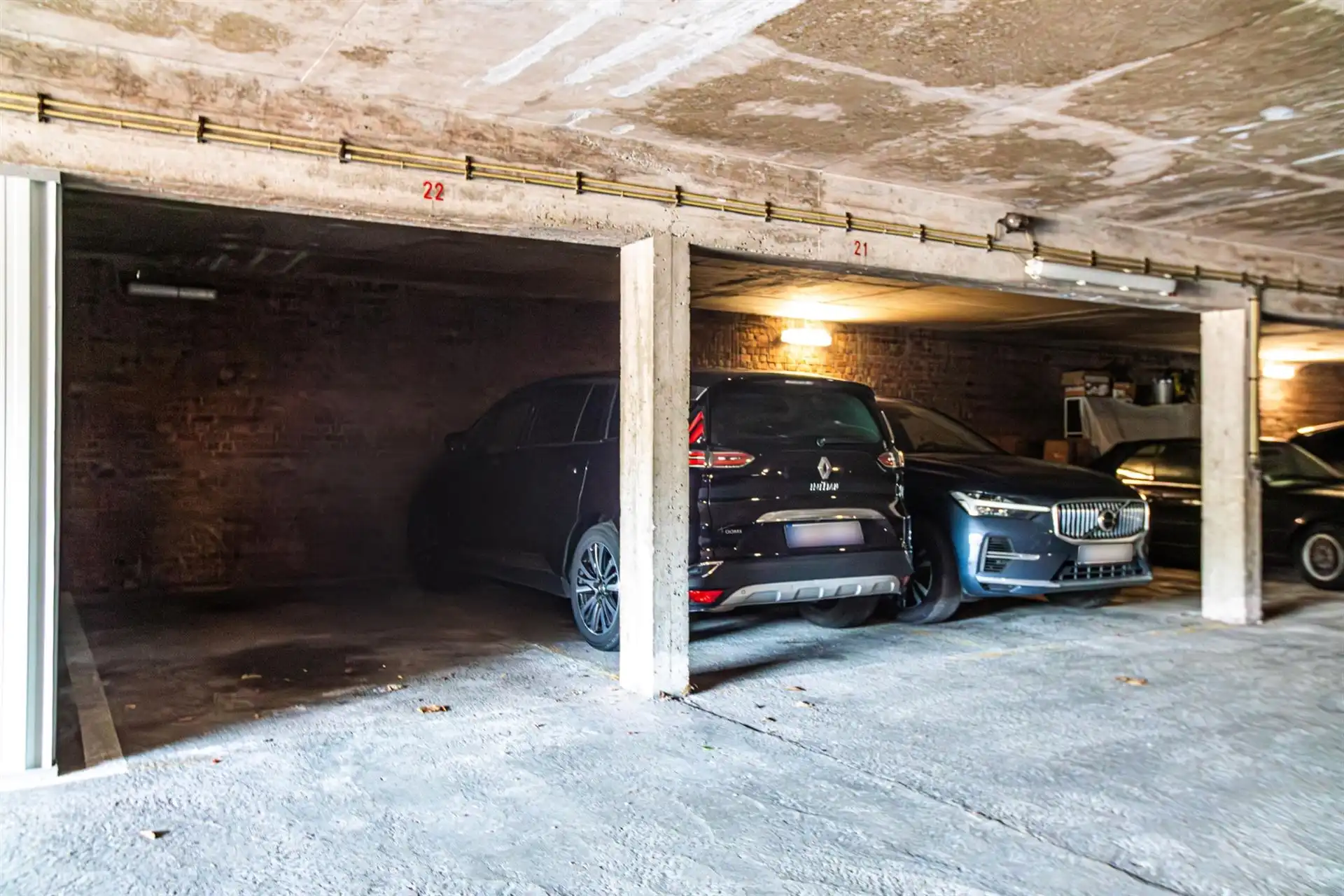 Ruim 3-slpk app met potentieel, berging + garage incl. foto 18
