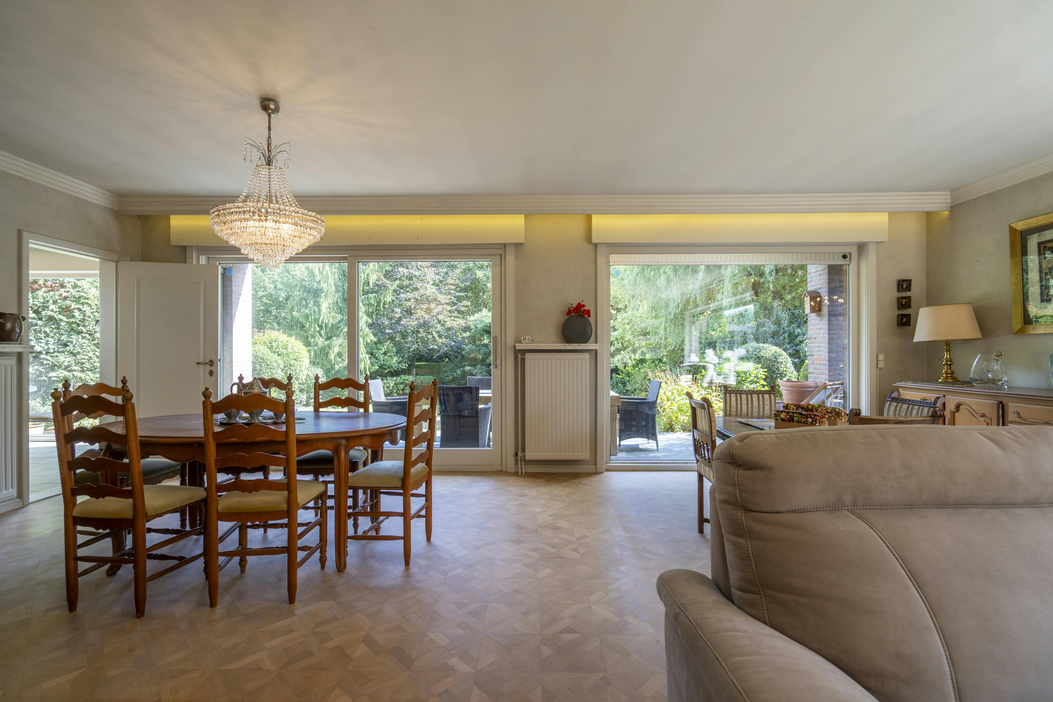 Statige villa met 4 slaapkamers te koop in Wevelgem foto 5